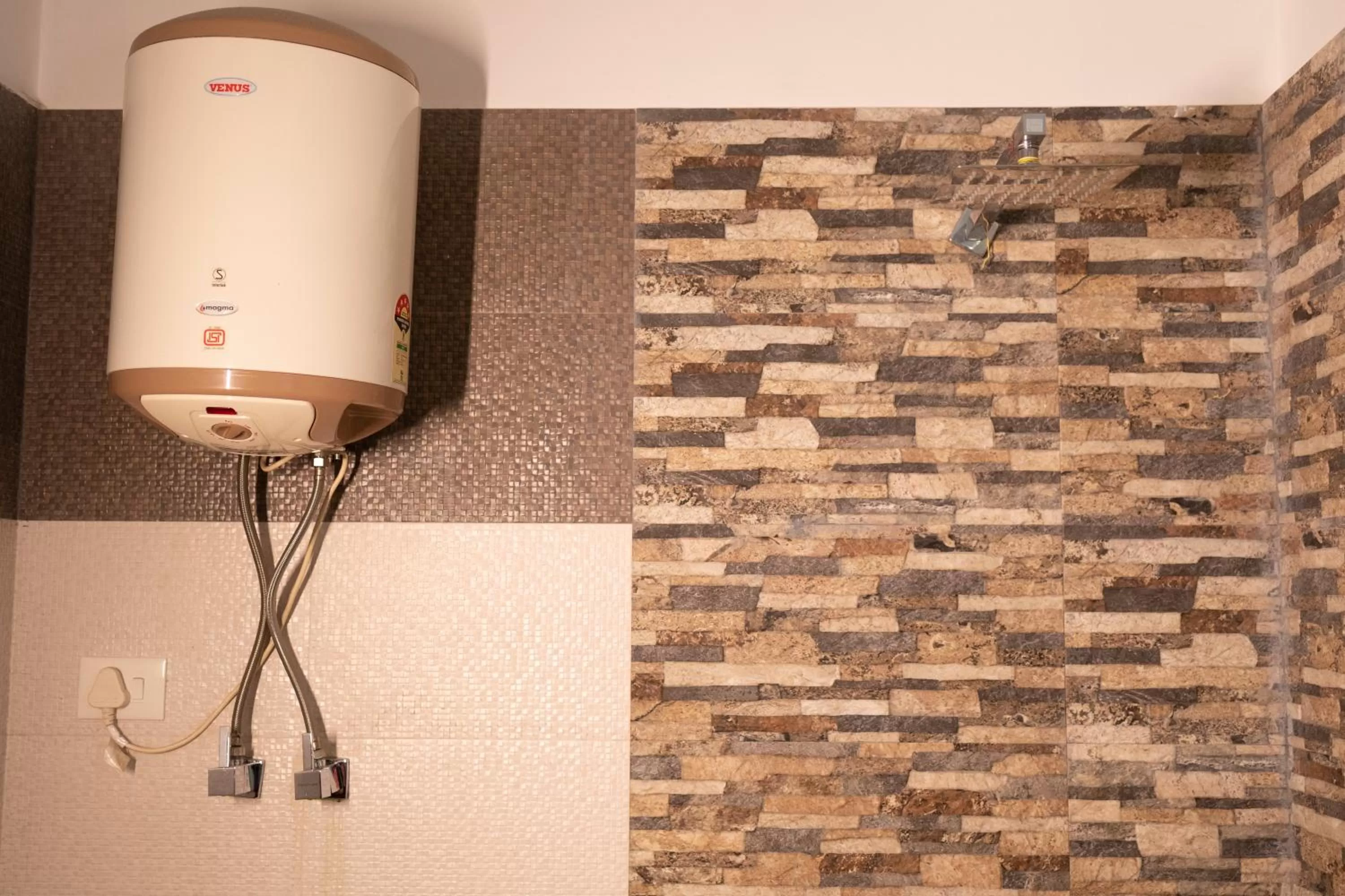 Shower in Yangthang Heritage