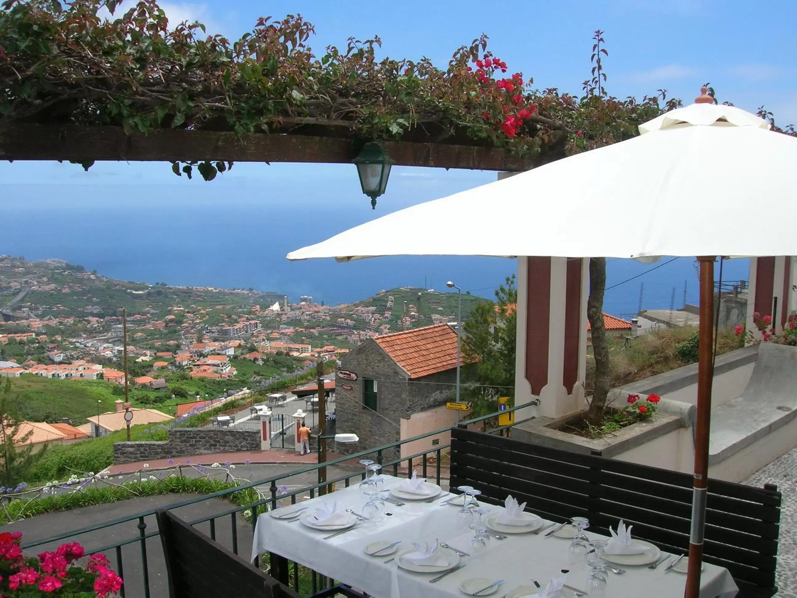 Balcony/Terrace, Restaurant/Places to Eat in Quinta do Estreito