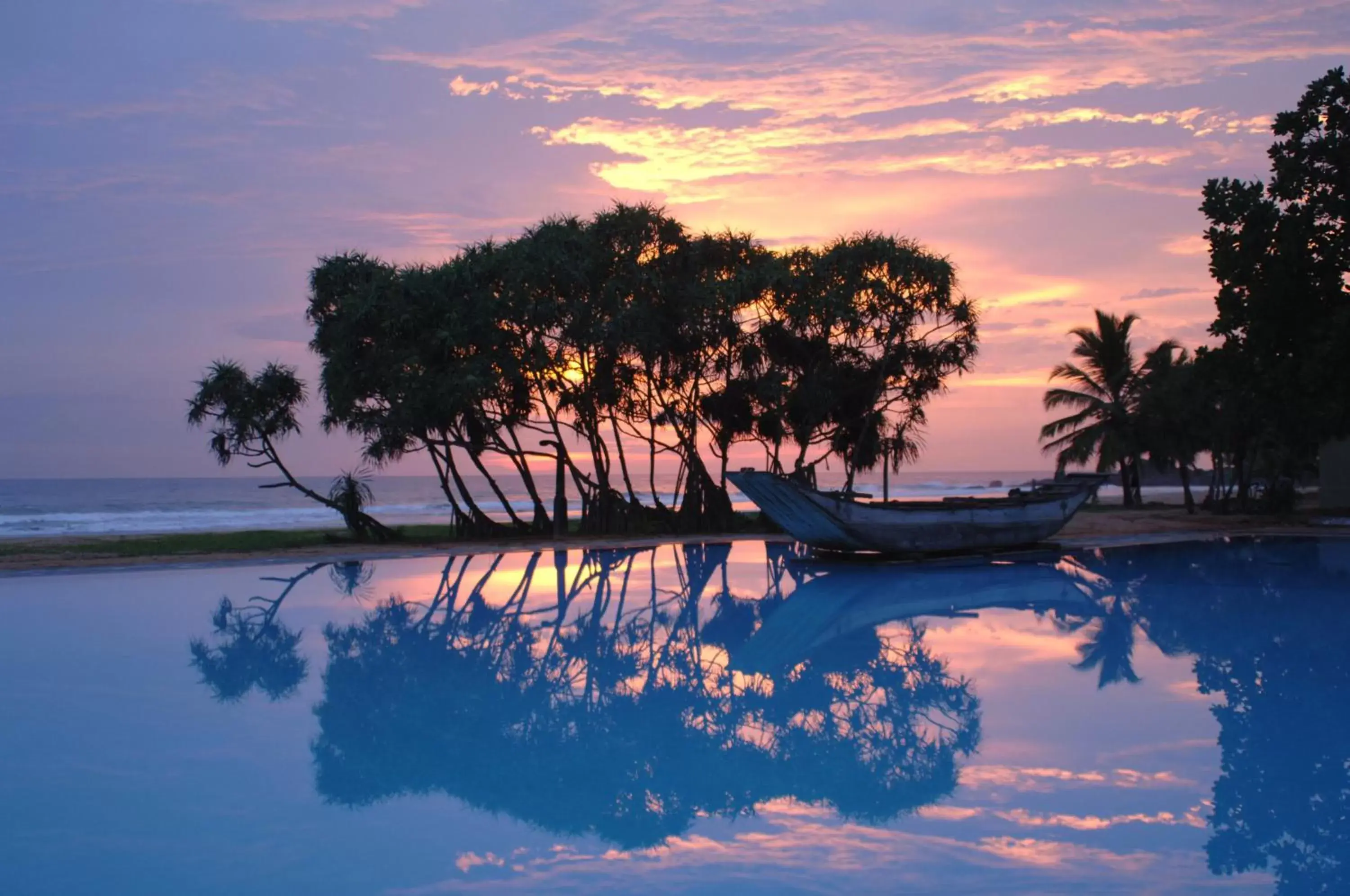 Swimming pool, Sunrise/Sunset in Heritance Ahungalla