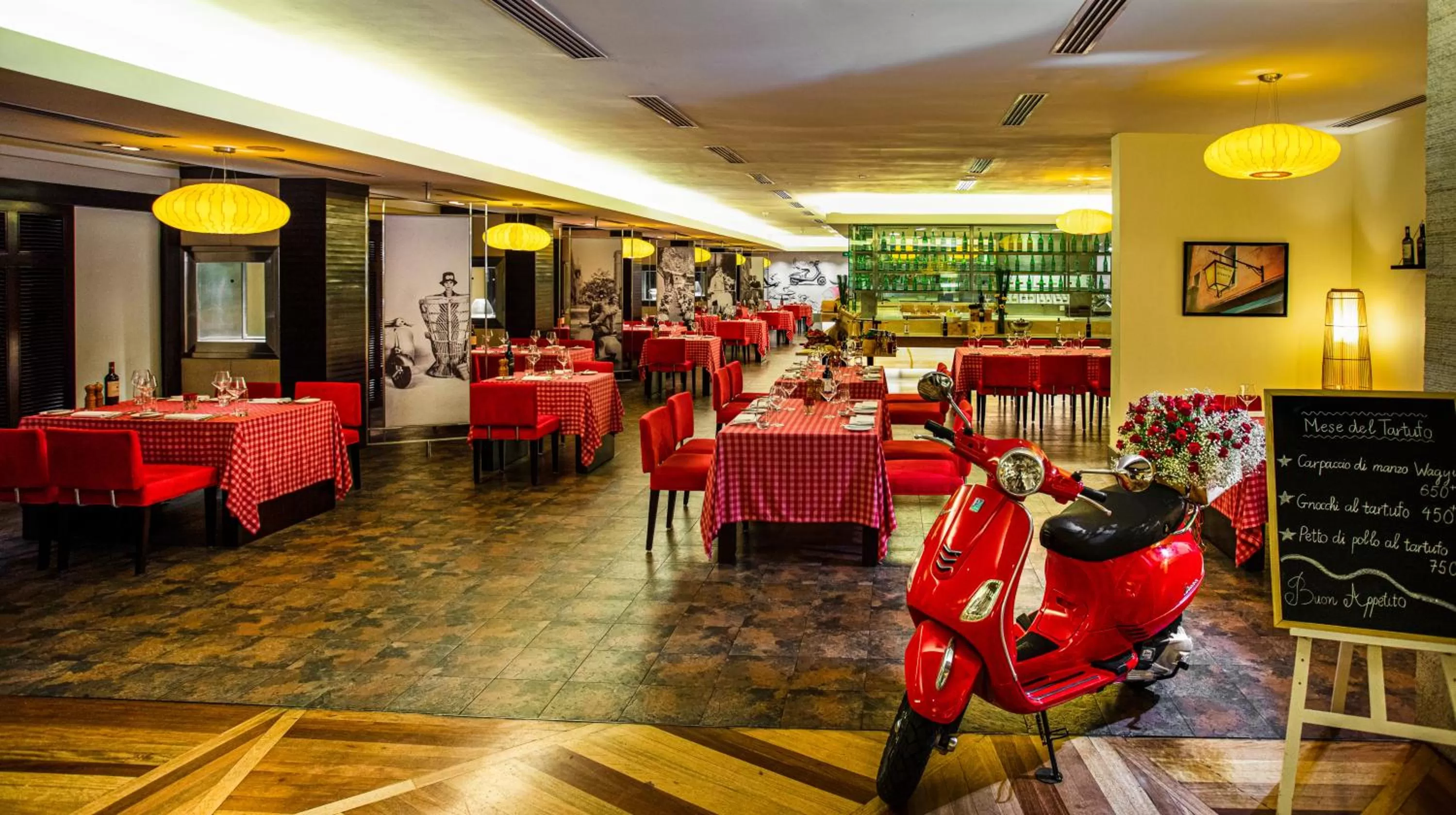 Restaurant/Places to Eat in InterContinental Hanoi Westlake, an IHG Hotel