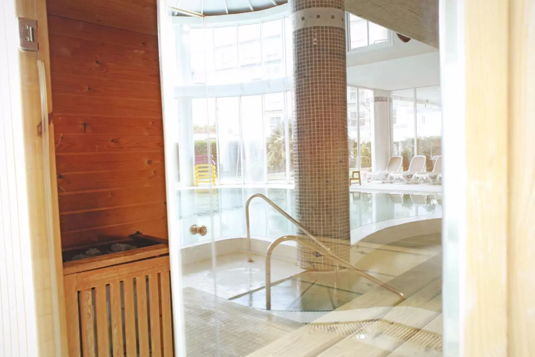 Sauna, Swimming Pool in HOTEL & APARTAMENTS THALASSA Sport & Spa