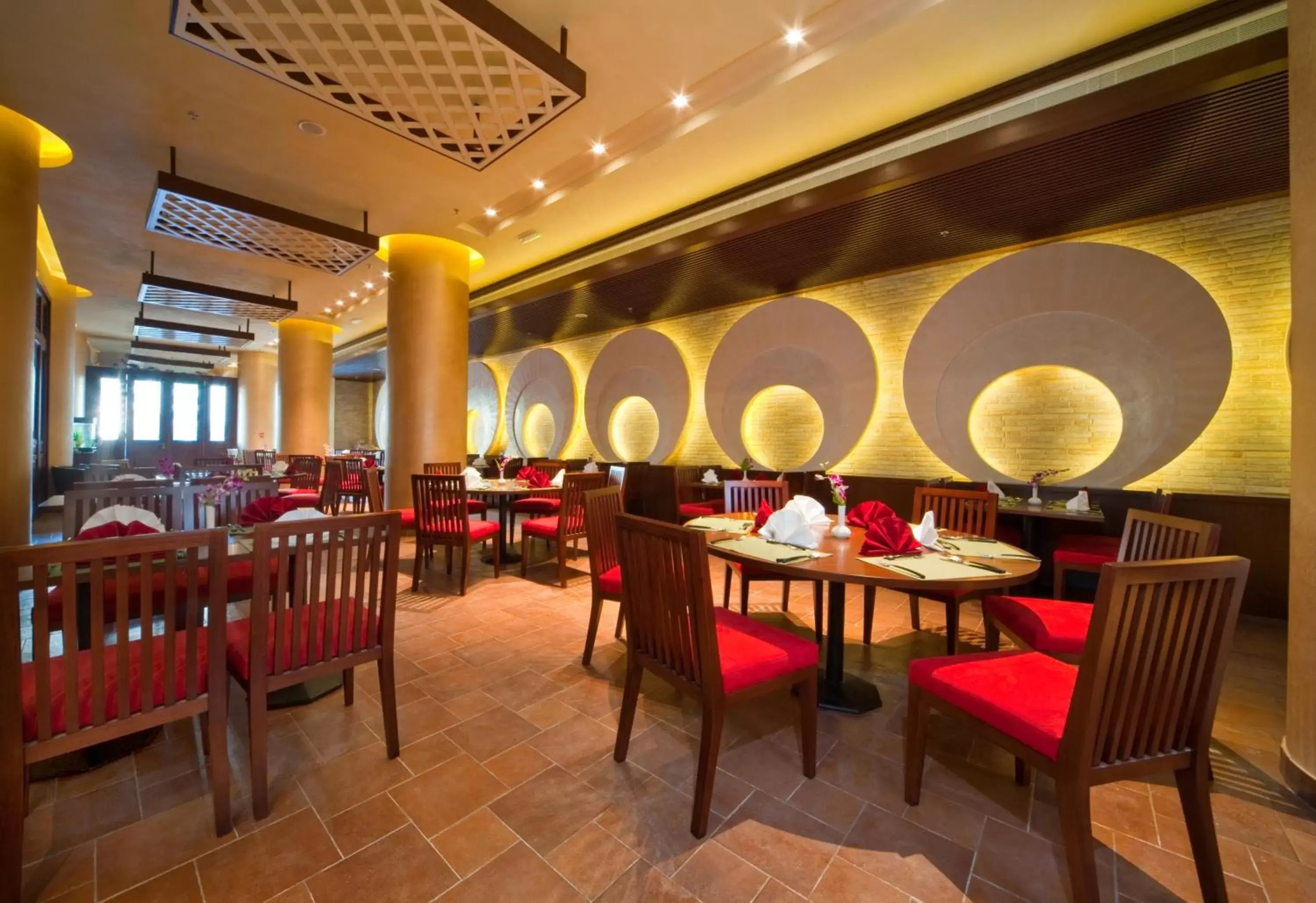 Restaurant/Places to Eat in City Seasons Al Hamra Hotel