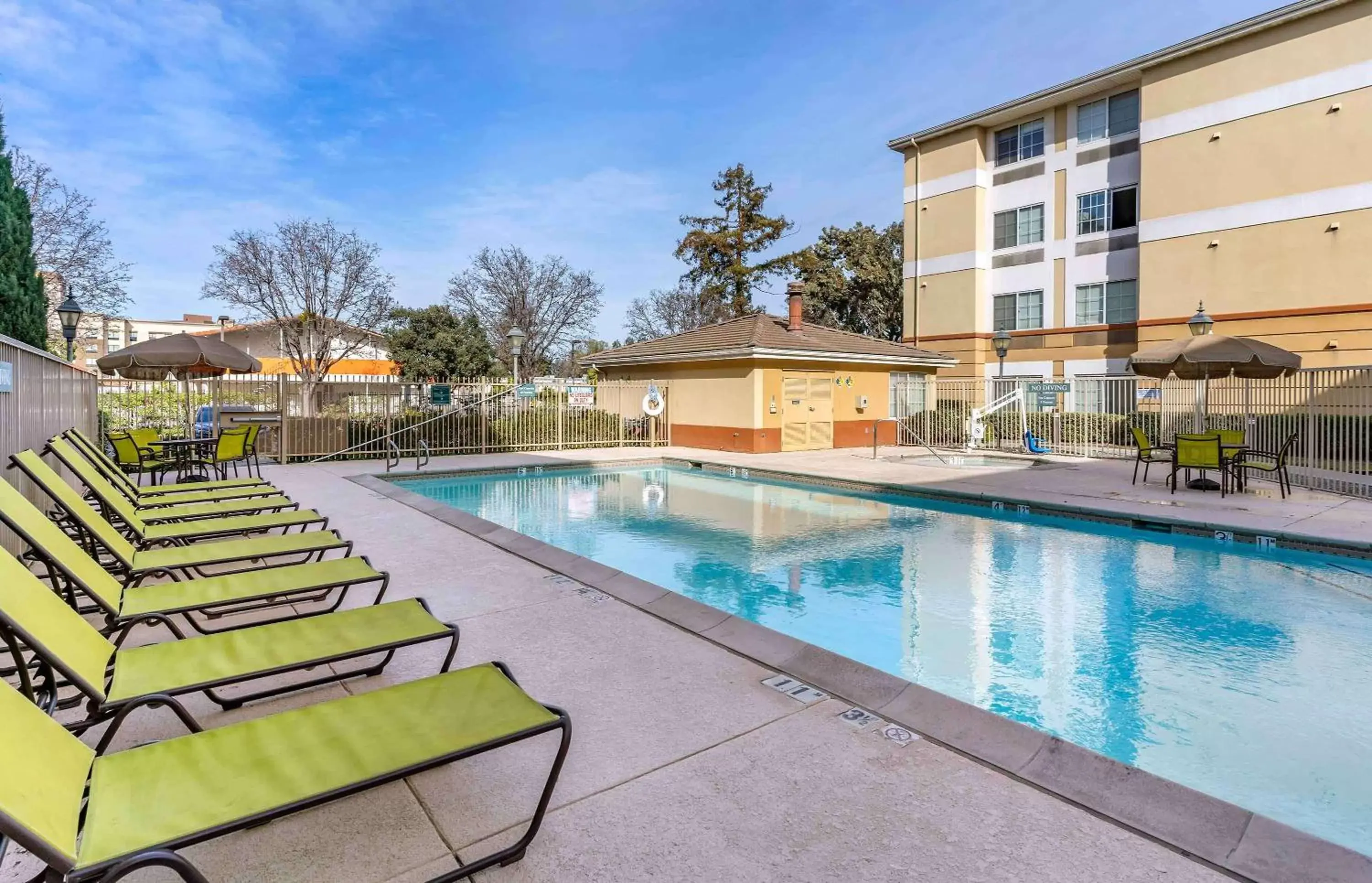 Pool view, Swimming Pool in Extended Stay America Premier Suites - San Jose - Airport