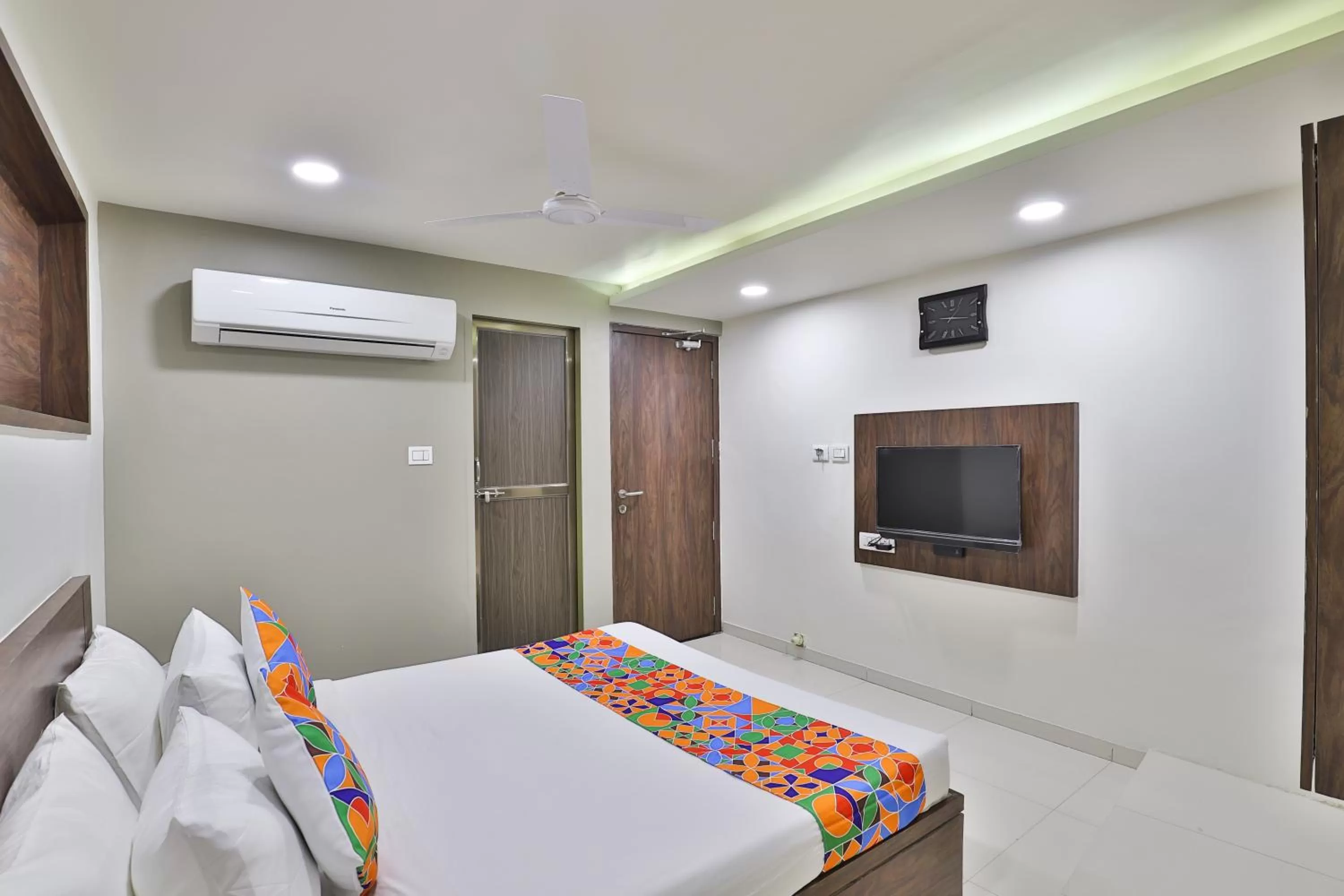 Bed in Hotel Nice RAILWAY STATION