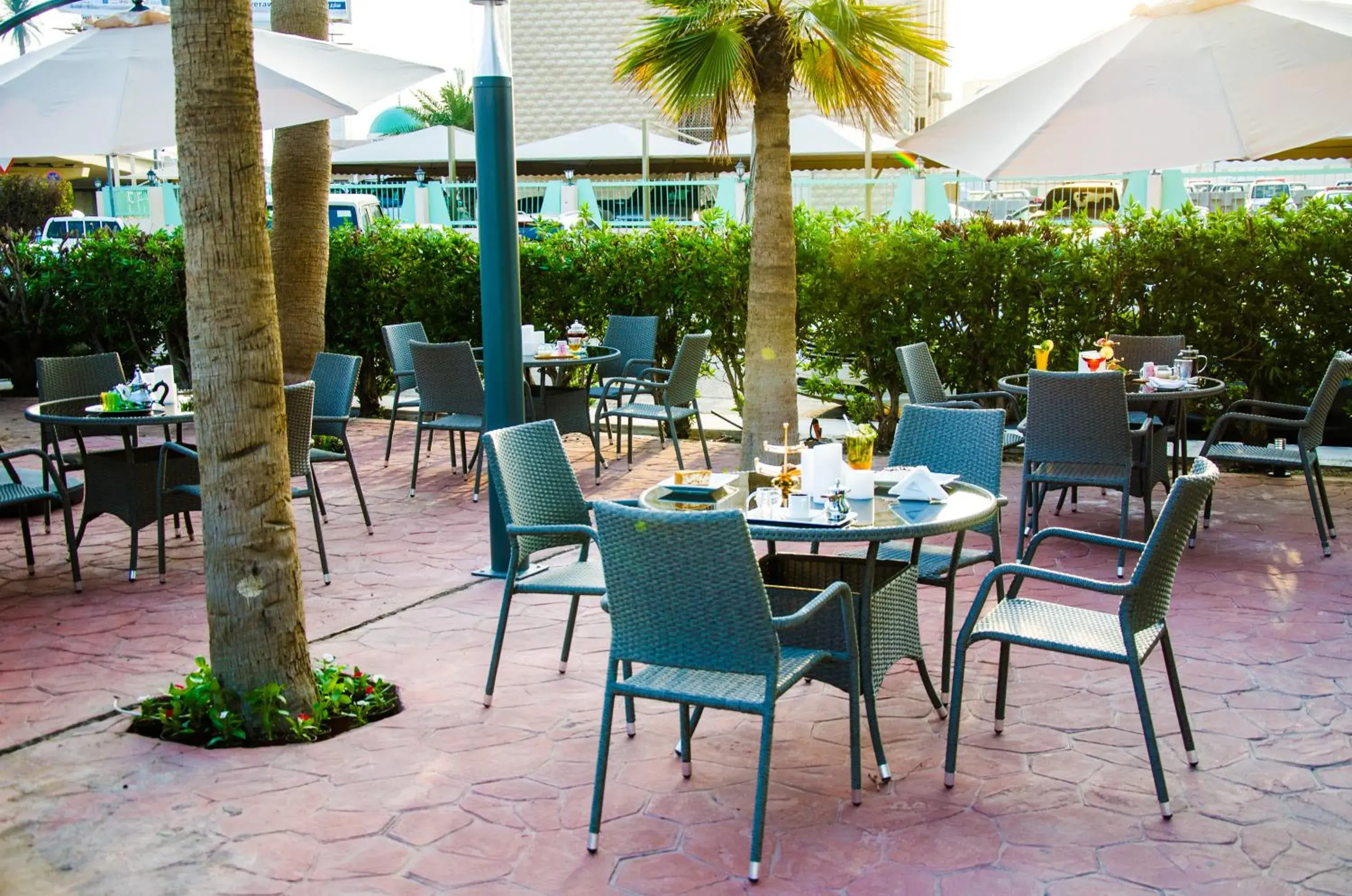 Coffee/tea facilities, Restaurant/Places to Eat in Dammam Palace Hotel Coffee/tea facilities, Restaurant/Places to Eat in Dammam Palace Hotel