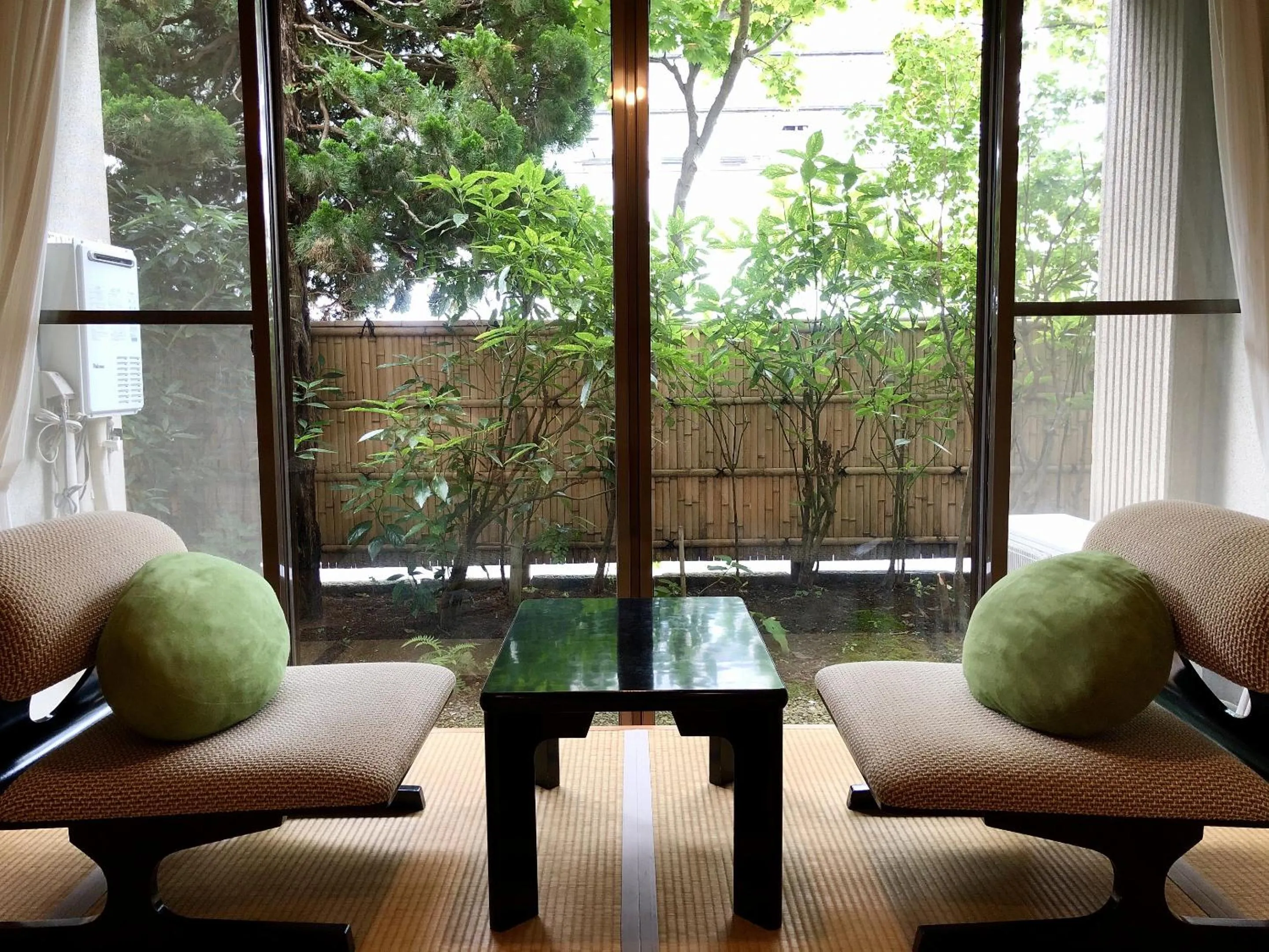 Seating area in Hohoemino Kuyufu Tsuruya