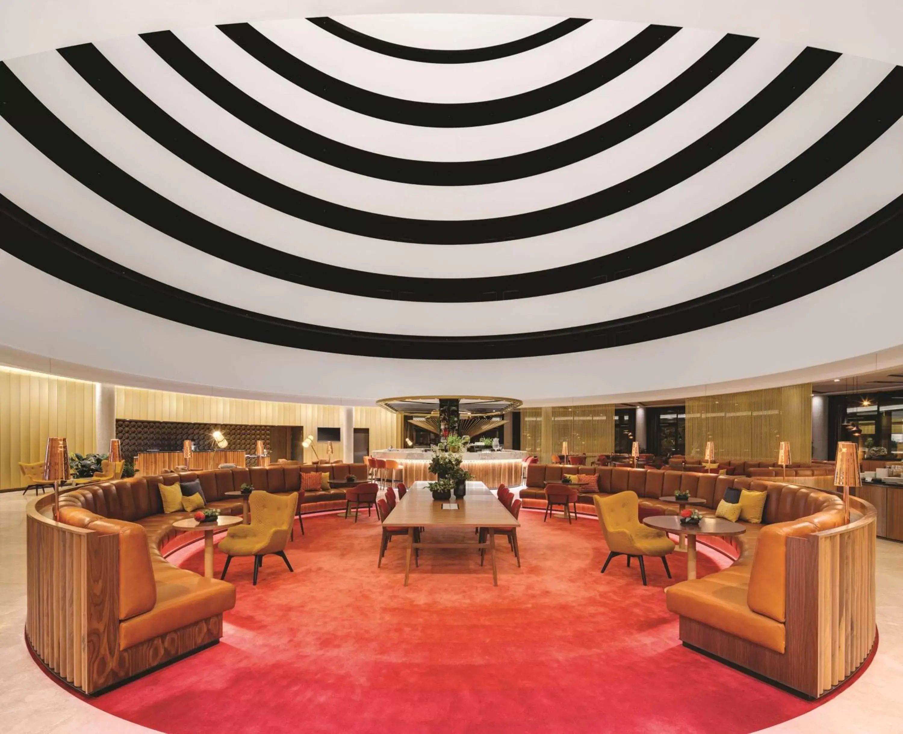 Lobby or reception, Restaurant/Places to Eat in Vibe Hotel Canberra