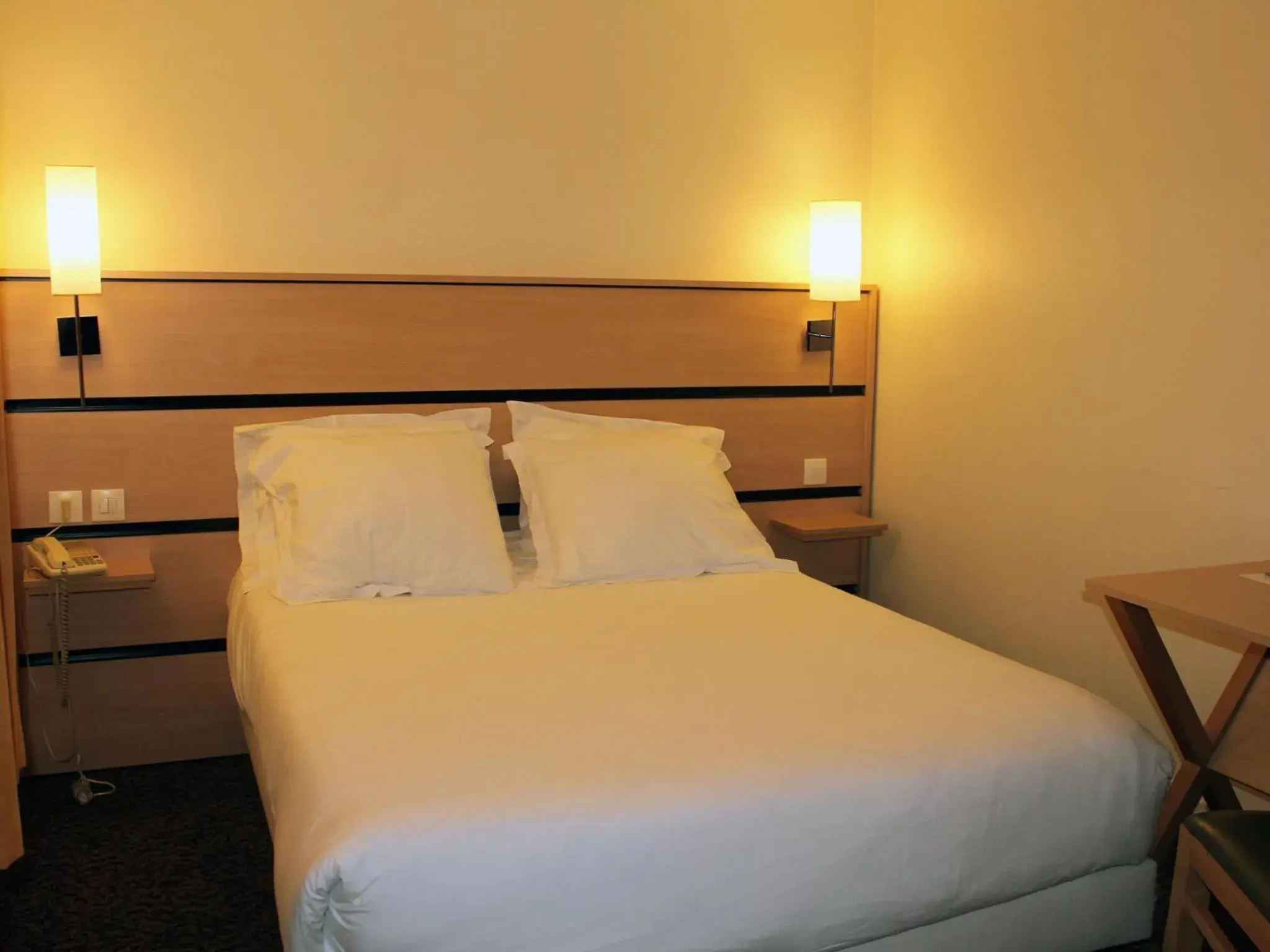 Bed in New Hotel Saint Lazare Bed in New Hotel Saint Lazare