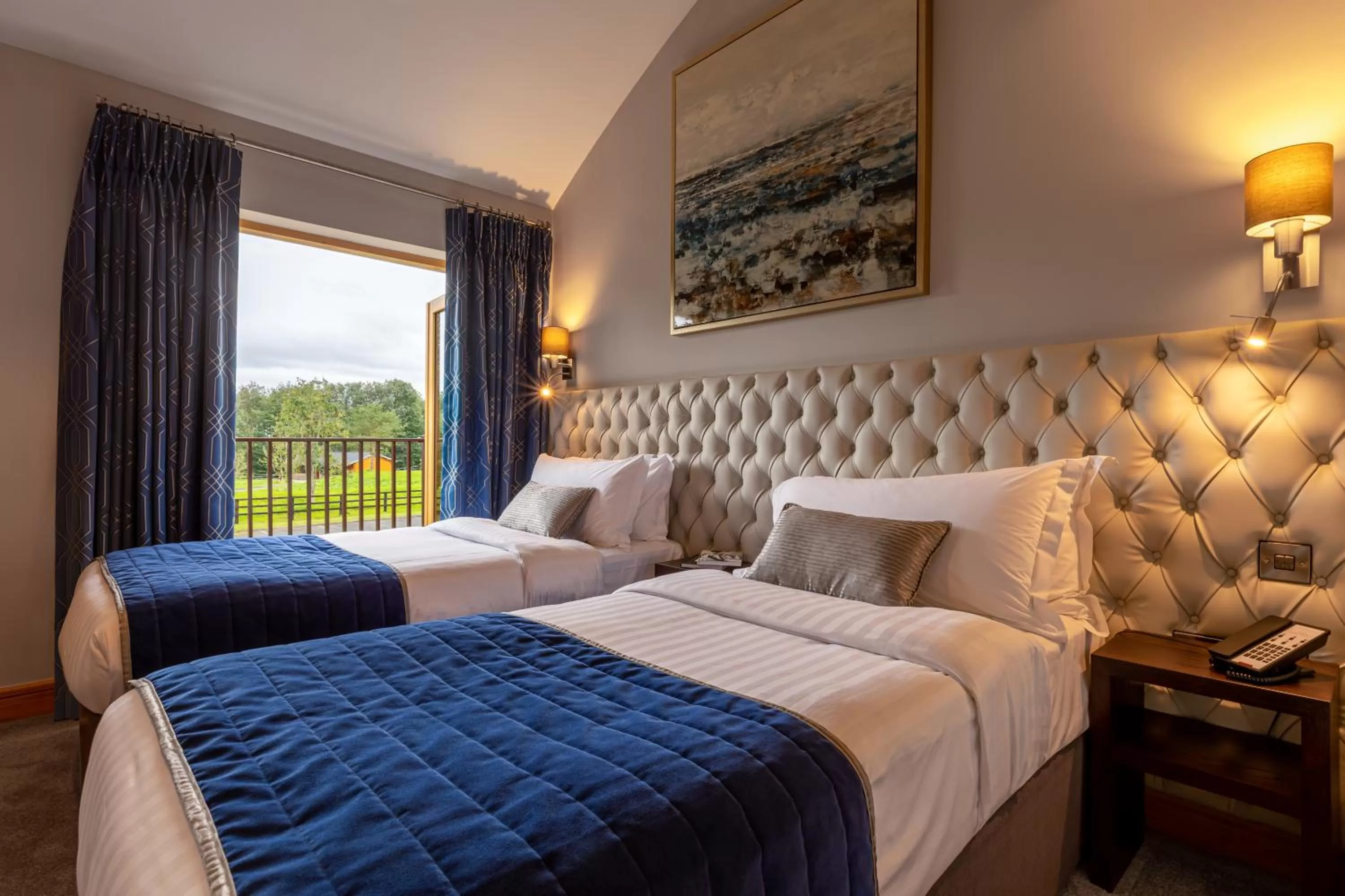 Bedroom, Bed in The Johnstown Estate