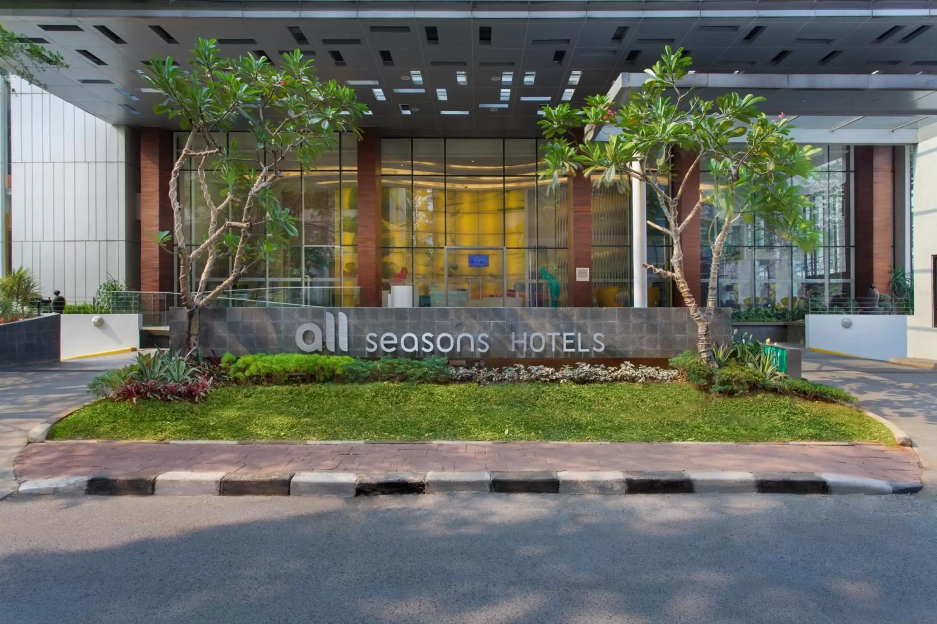 Facade/entrance in All Seasons Jakarta Thamrin Facade/entrance in All Seasons Jakarta Thamrin