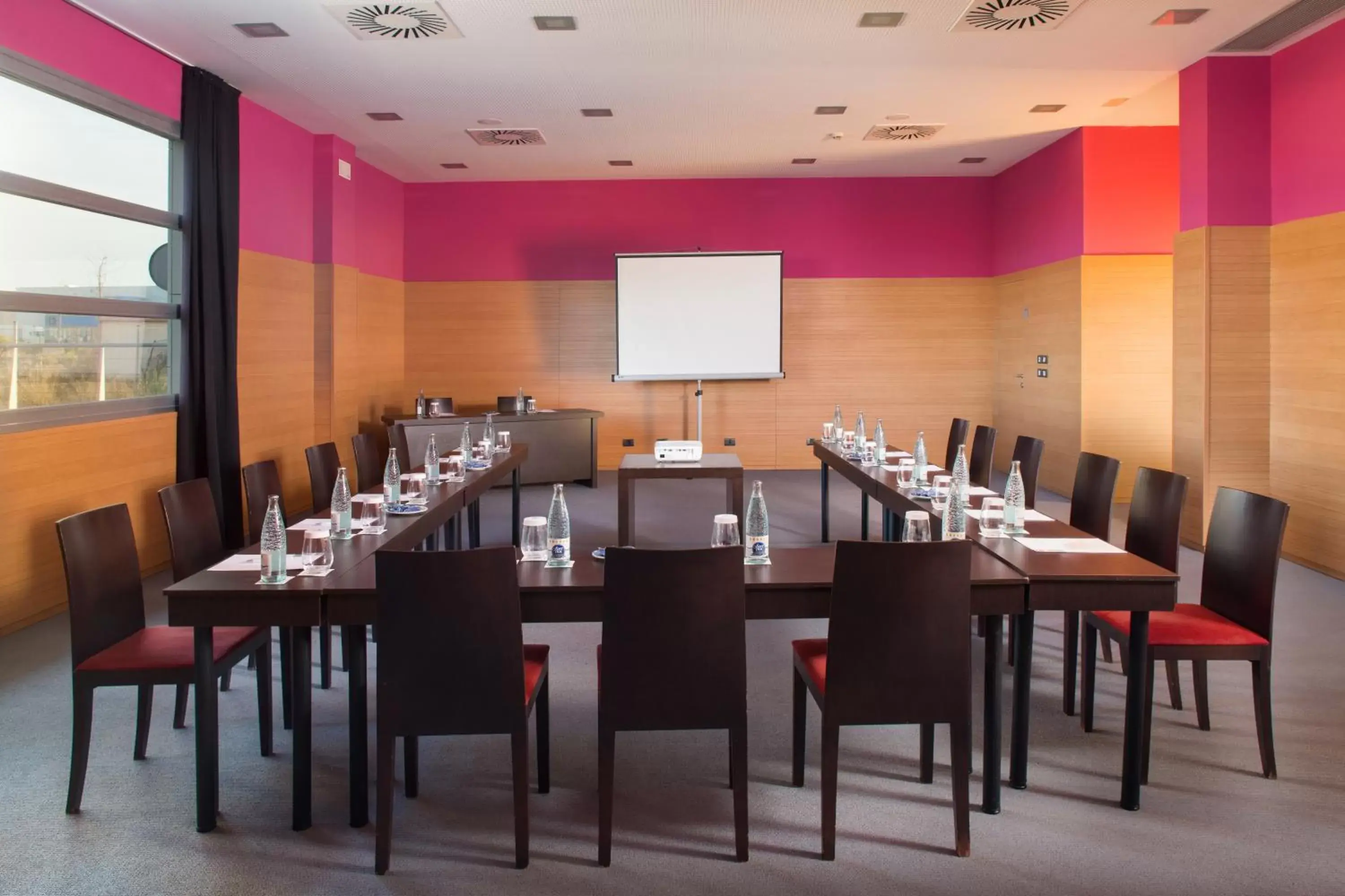 Meeting/conference room in Eurostars Rey Fernando