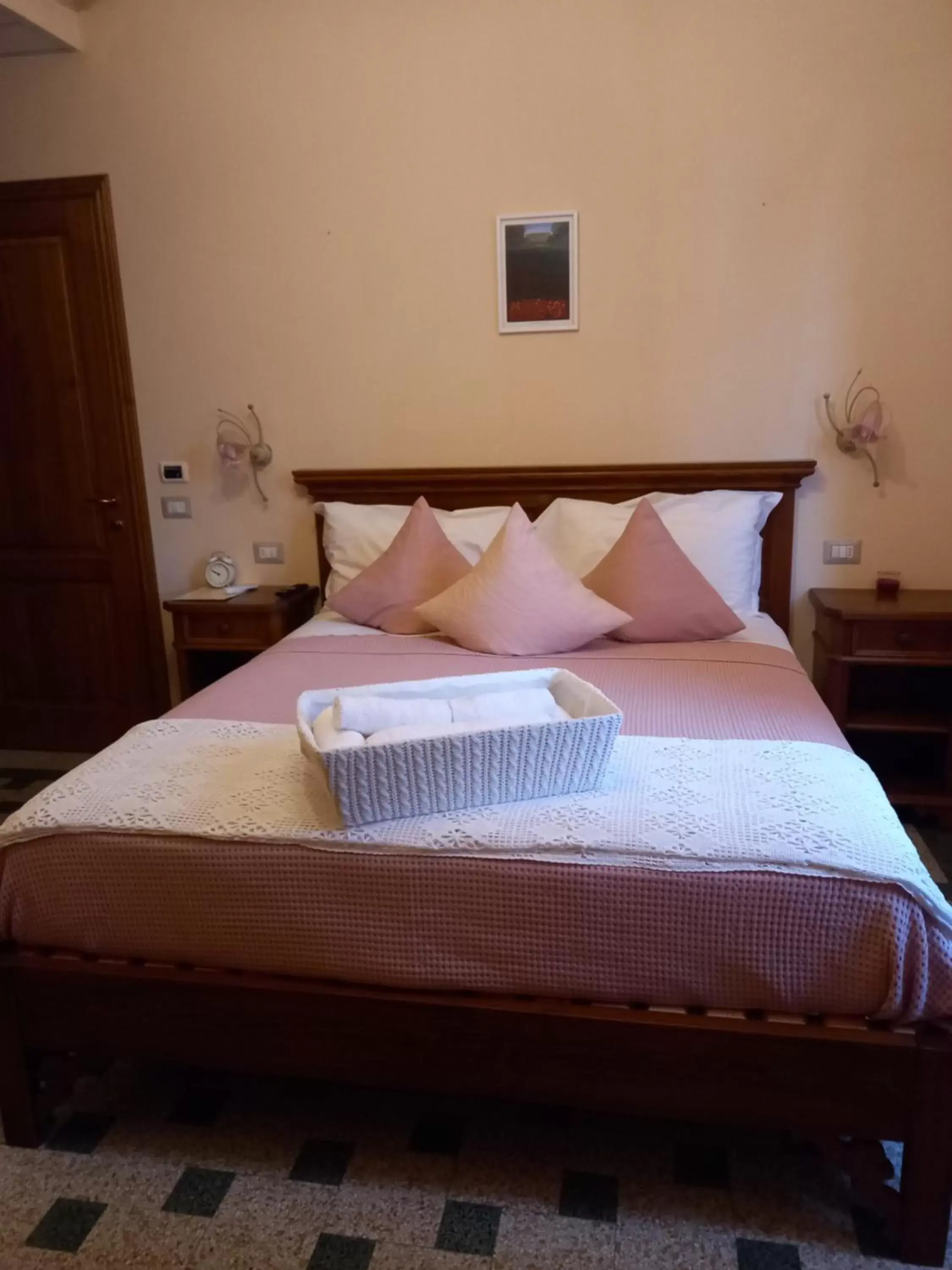 Bed in BnB Villa Melany vicino Centro