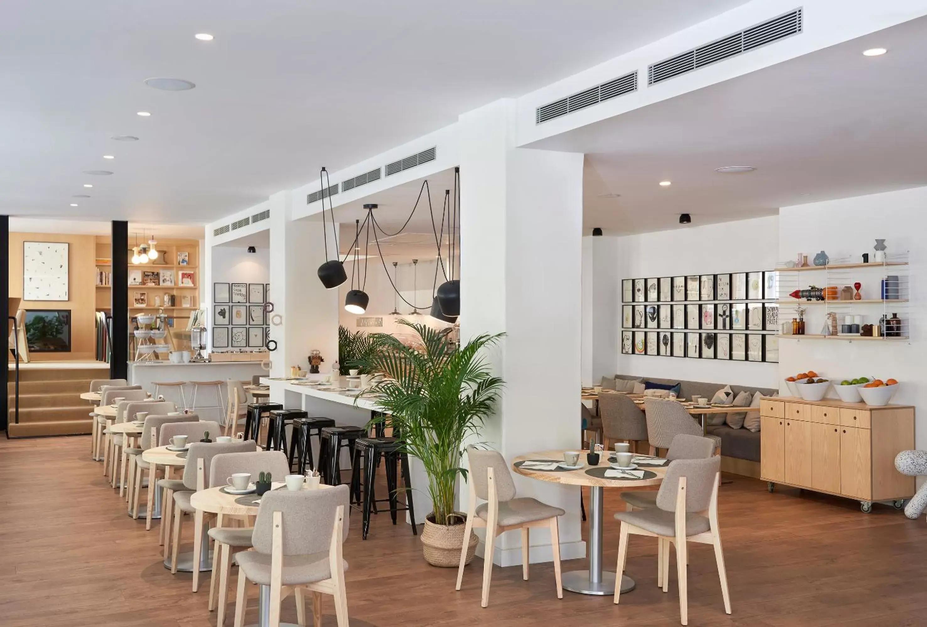 Restaurant/Places to Eat in INNSiDE by Meliá Palma Center