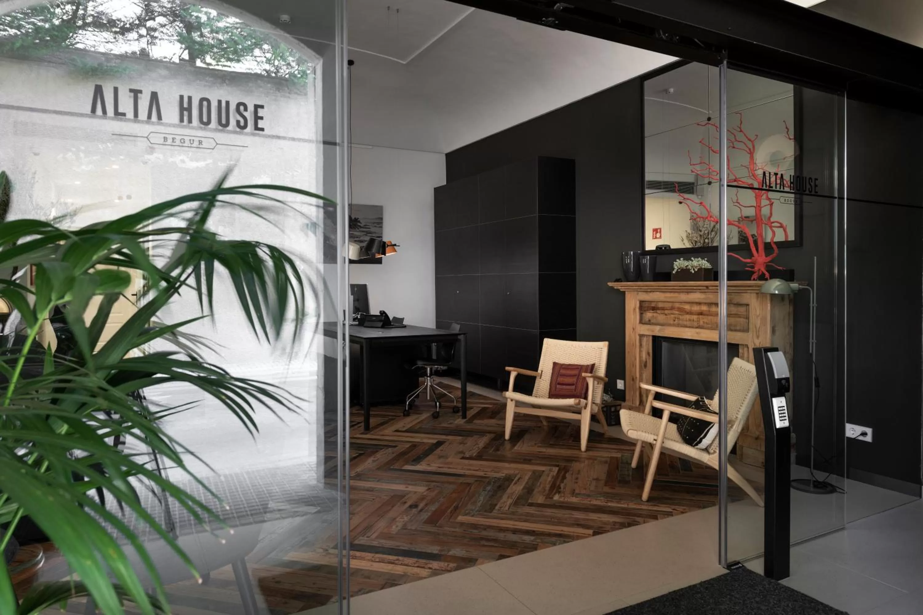 Lobby or reception in Alta House Begur