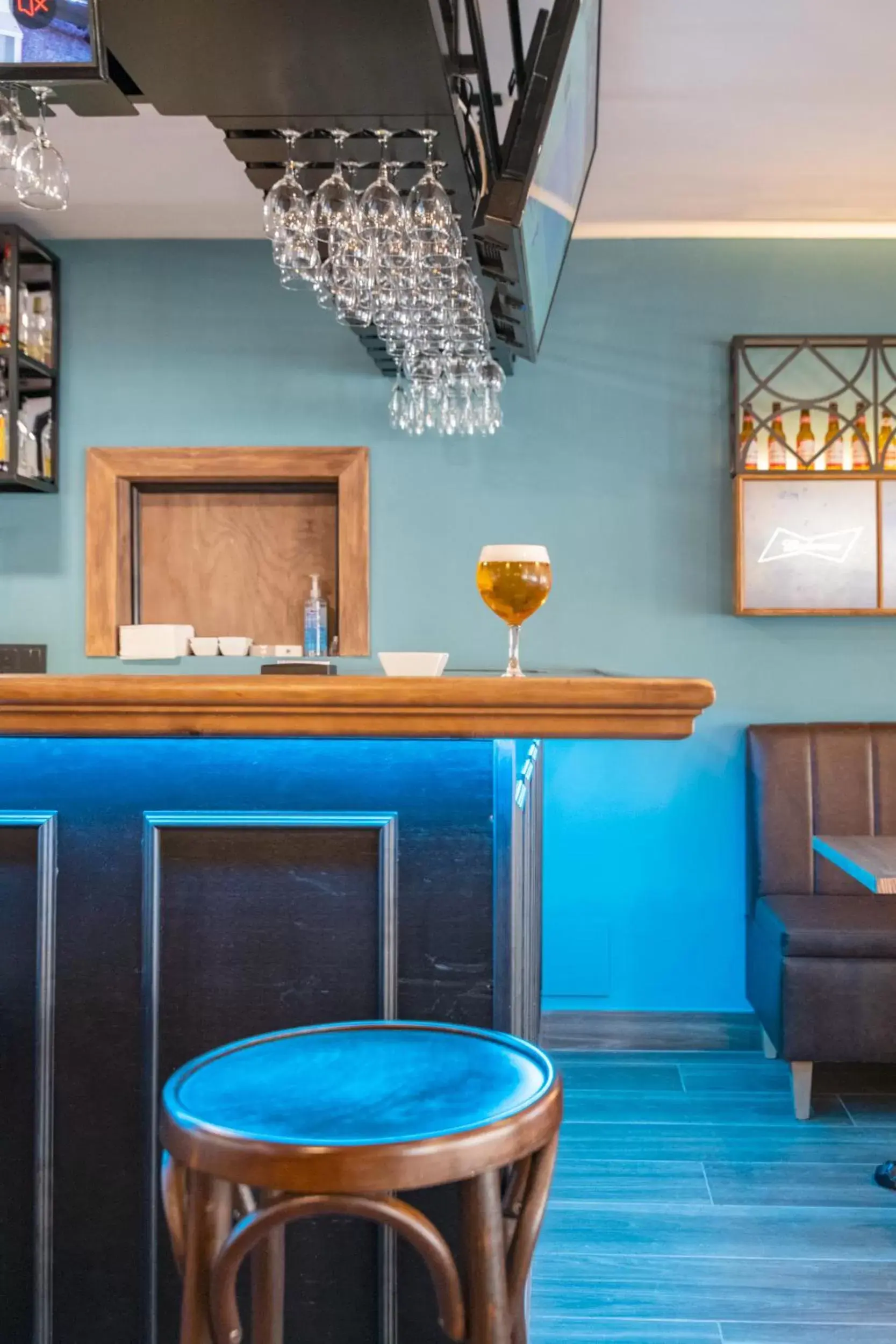 Lounge or bar, Kitchen/Kitchenette in Hotel Nerja Club Spa by Dorobe