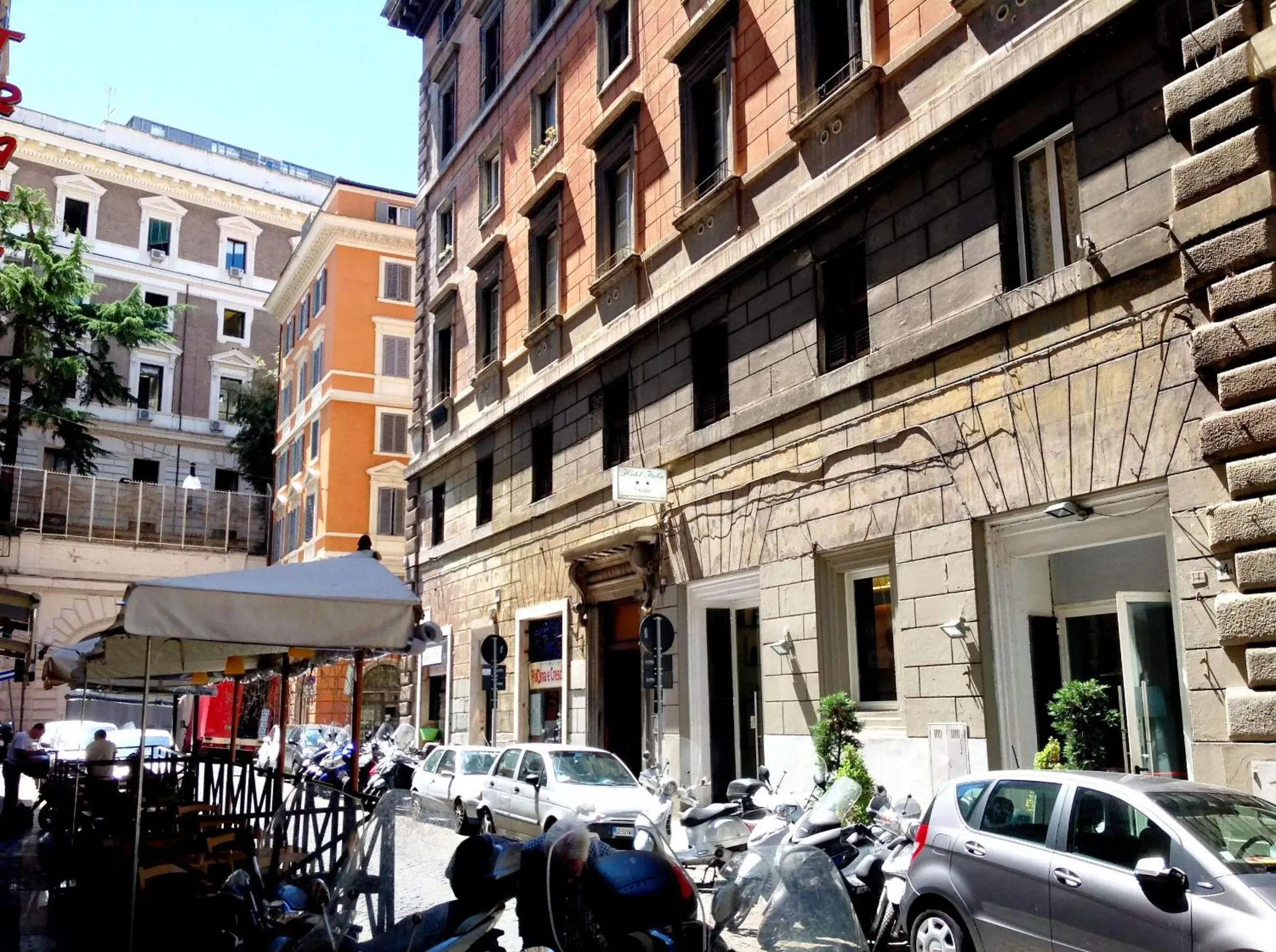 Facade/entrance in B&B Hotel Roma Italia Viminale