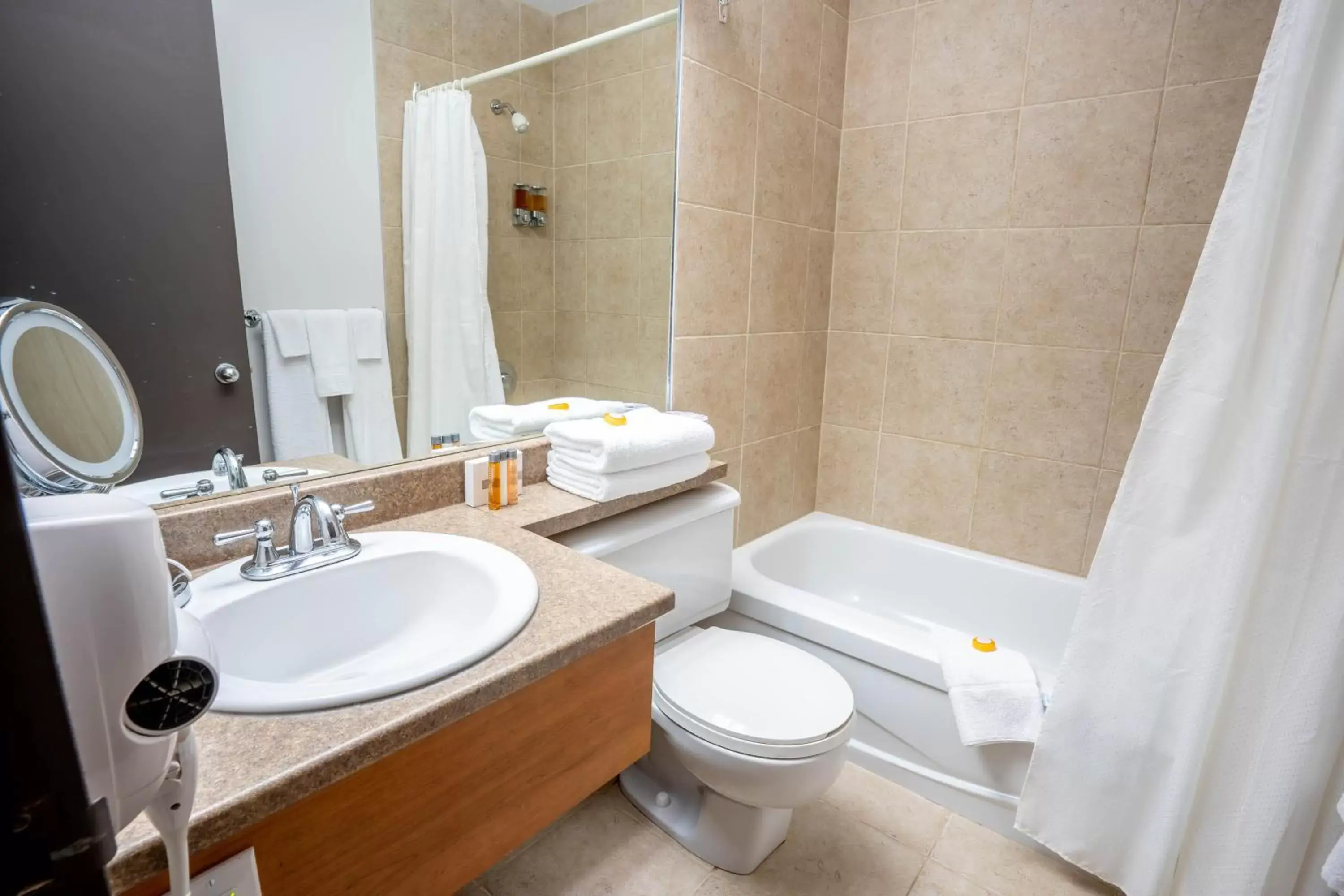 Bathroom in Hôtel Chéribourg