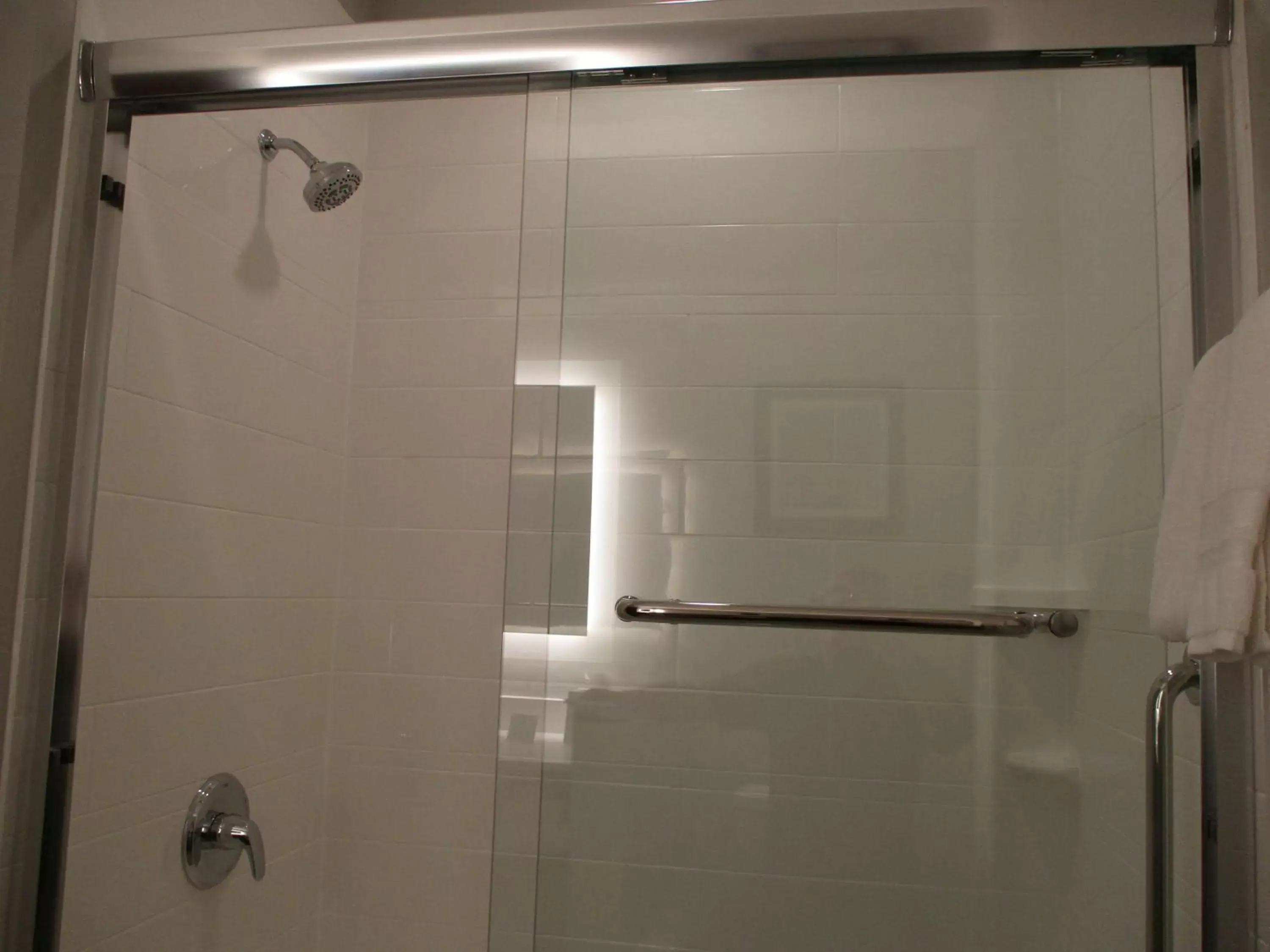 Bathroom in La Quinta Inn & Suites by Wyndham Jackson-Cape Girardeau