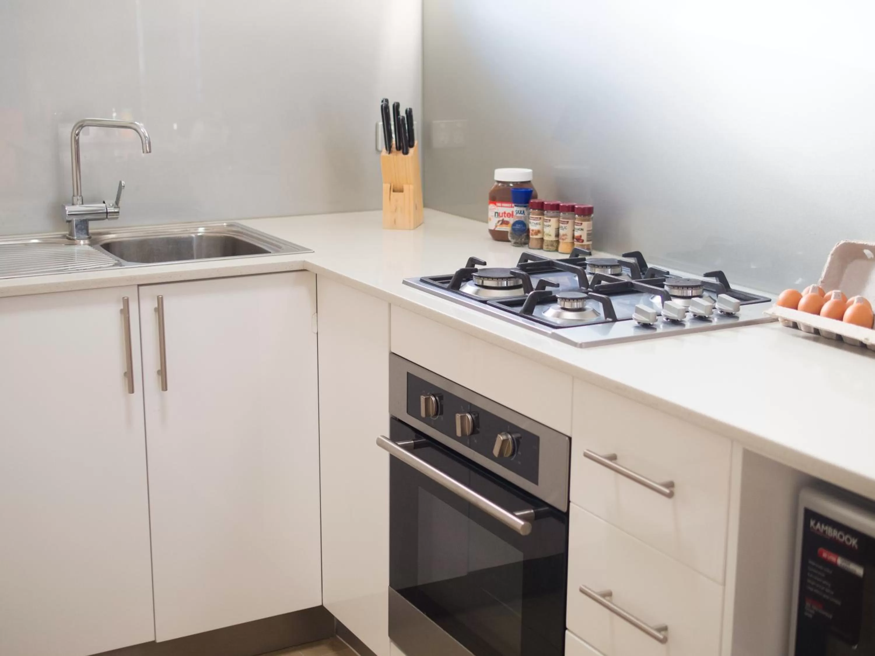 Kitchen or kitchenette in Sunnybank Star Hotel