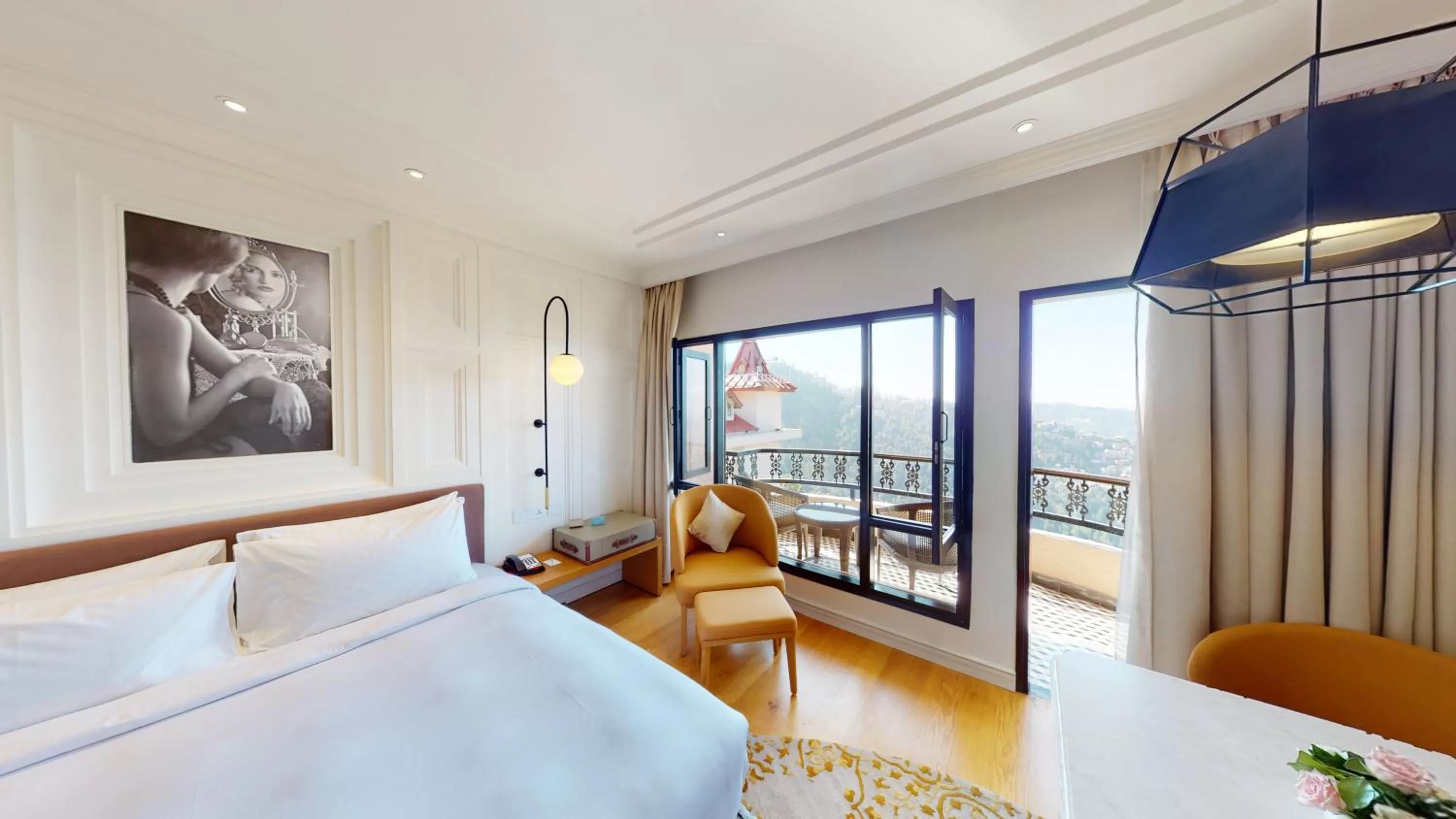 Bedroom, Bed in Radisson Hotel Shimla