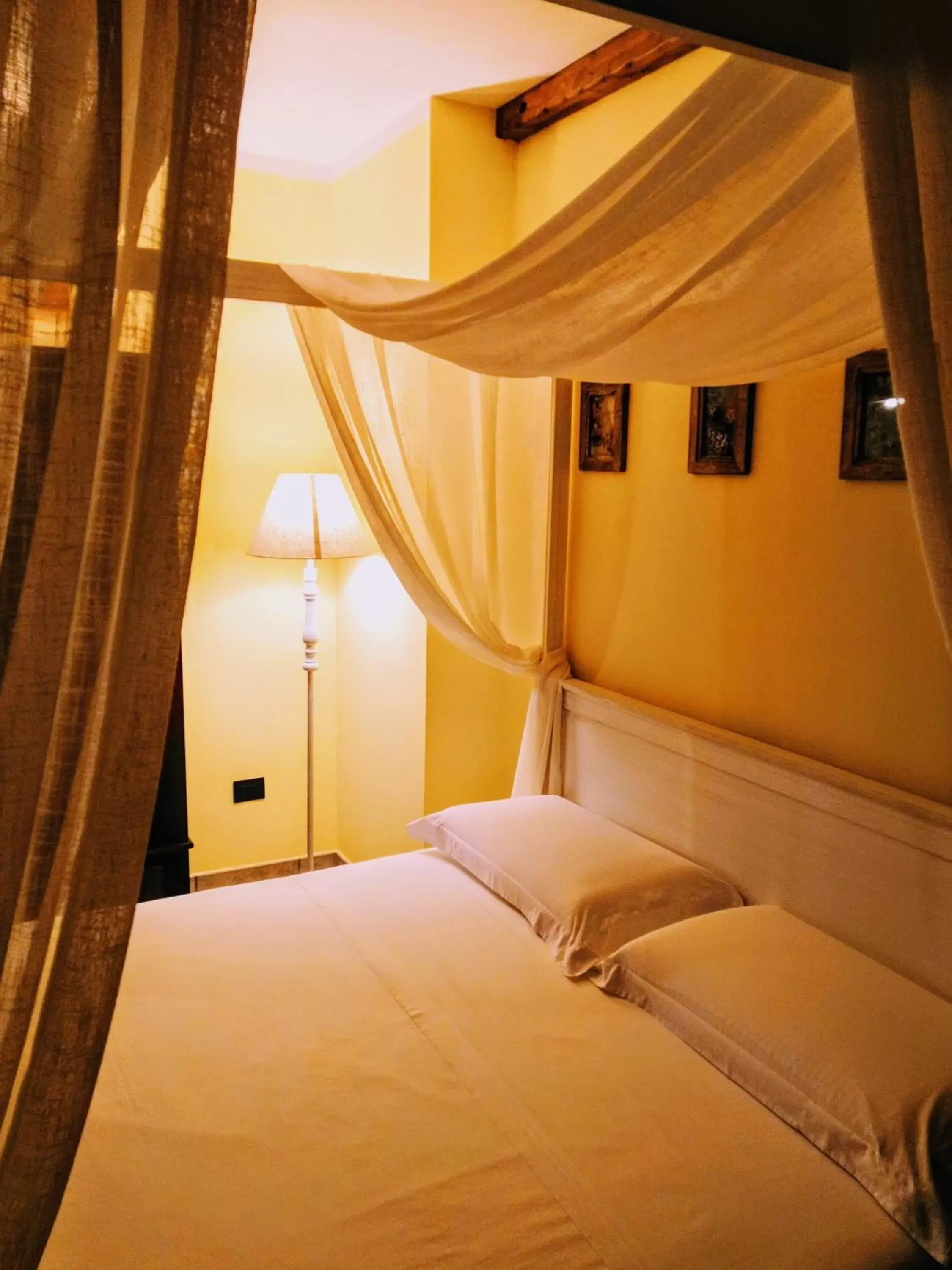 Bedroom, Bed in BORGO LUNA