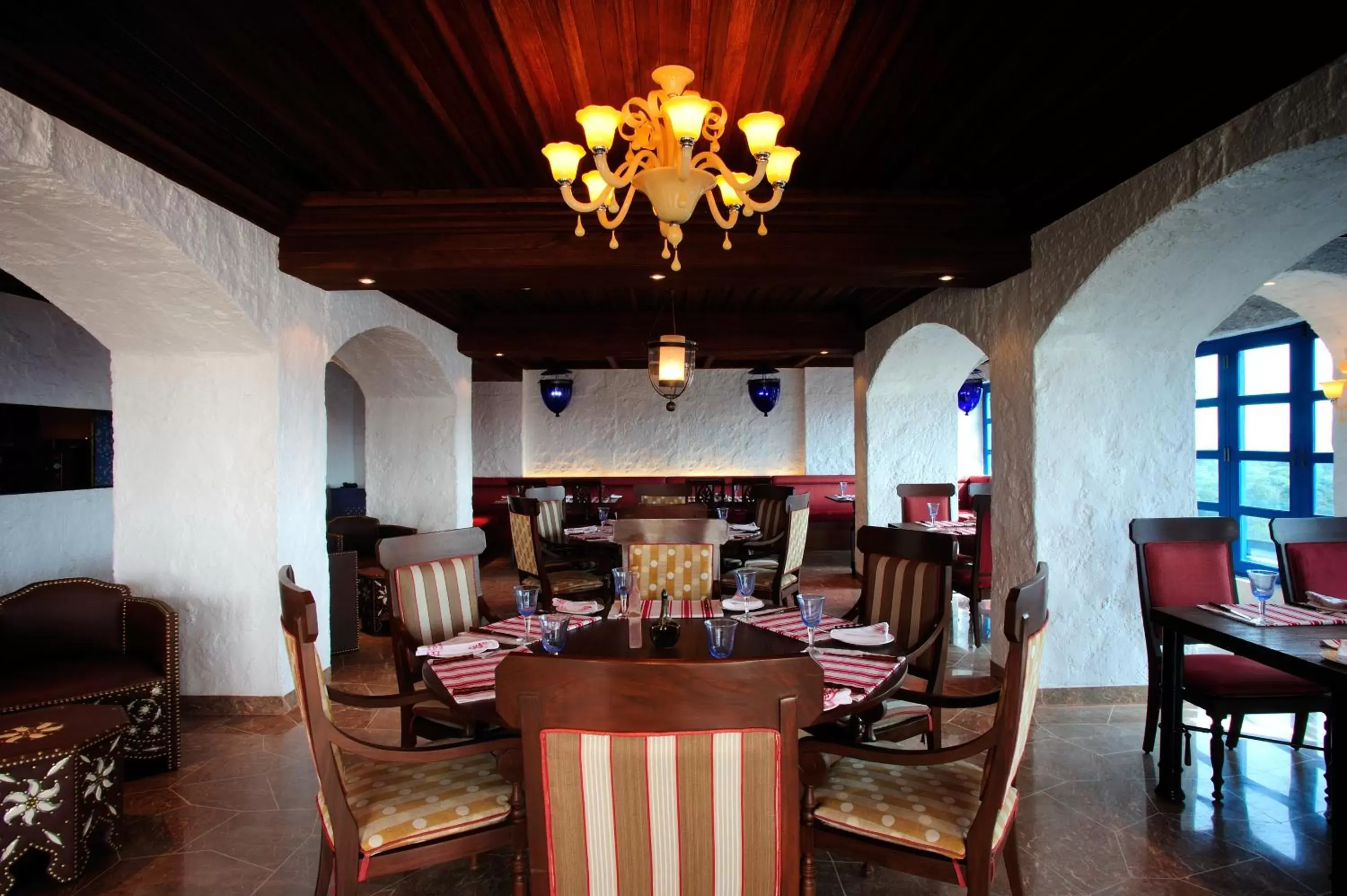 Restaurant/Places to Eat in Taj Club House