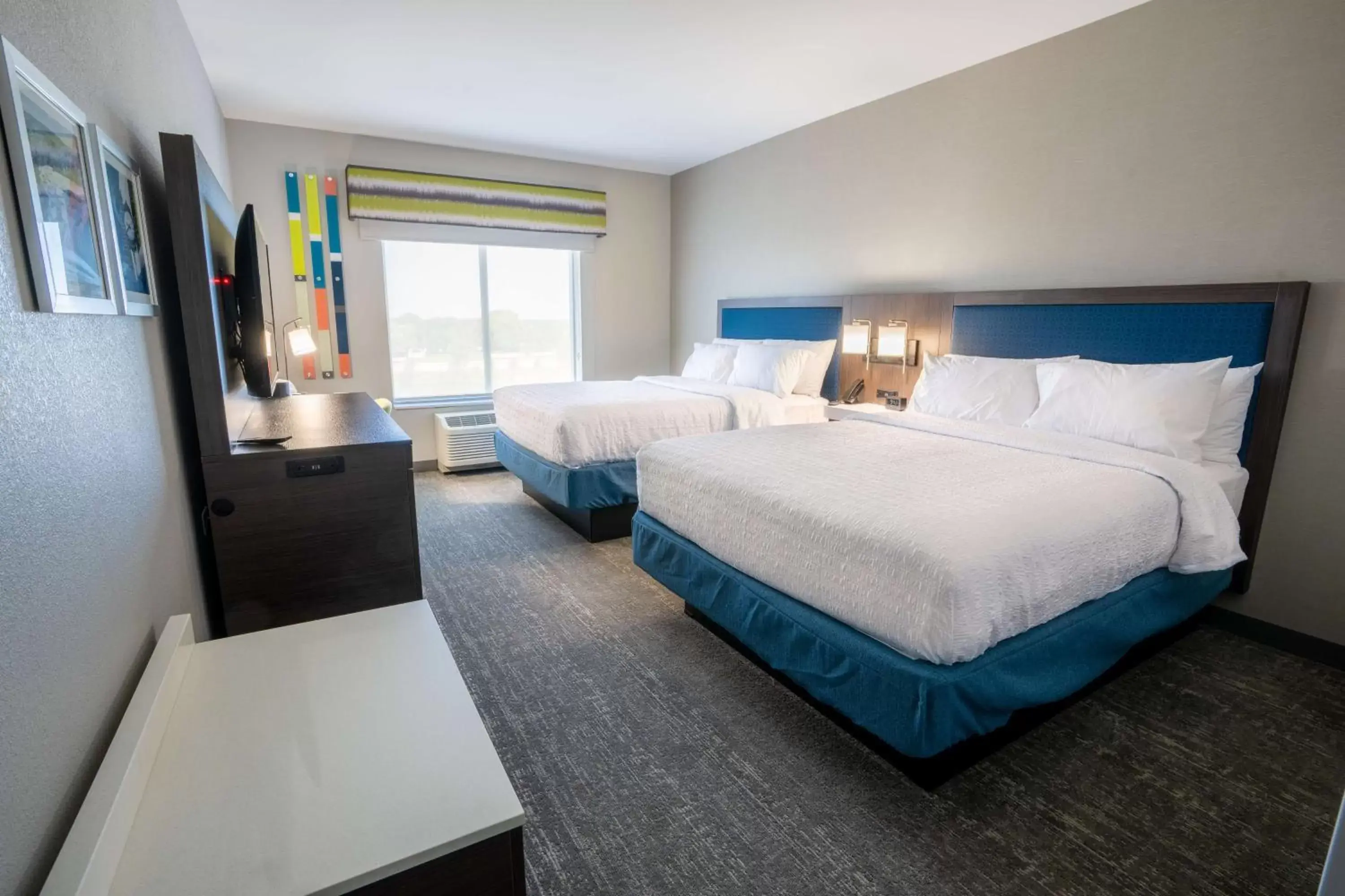 Bed in Hampton Inn By Hilton Huntley Chicago
