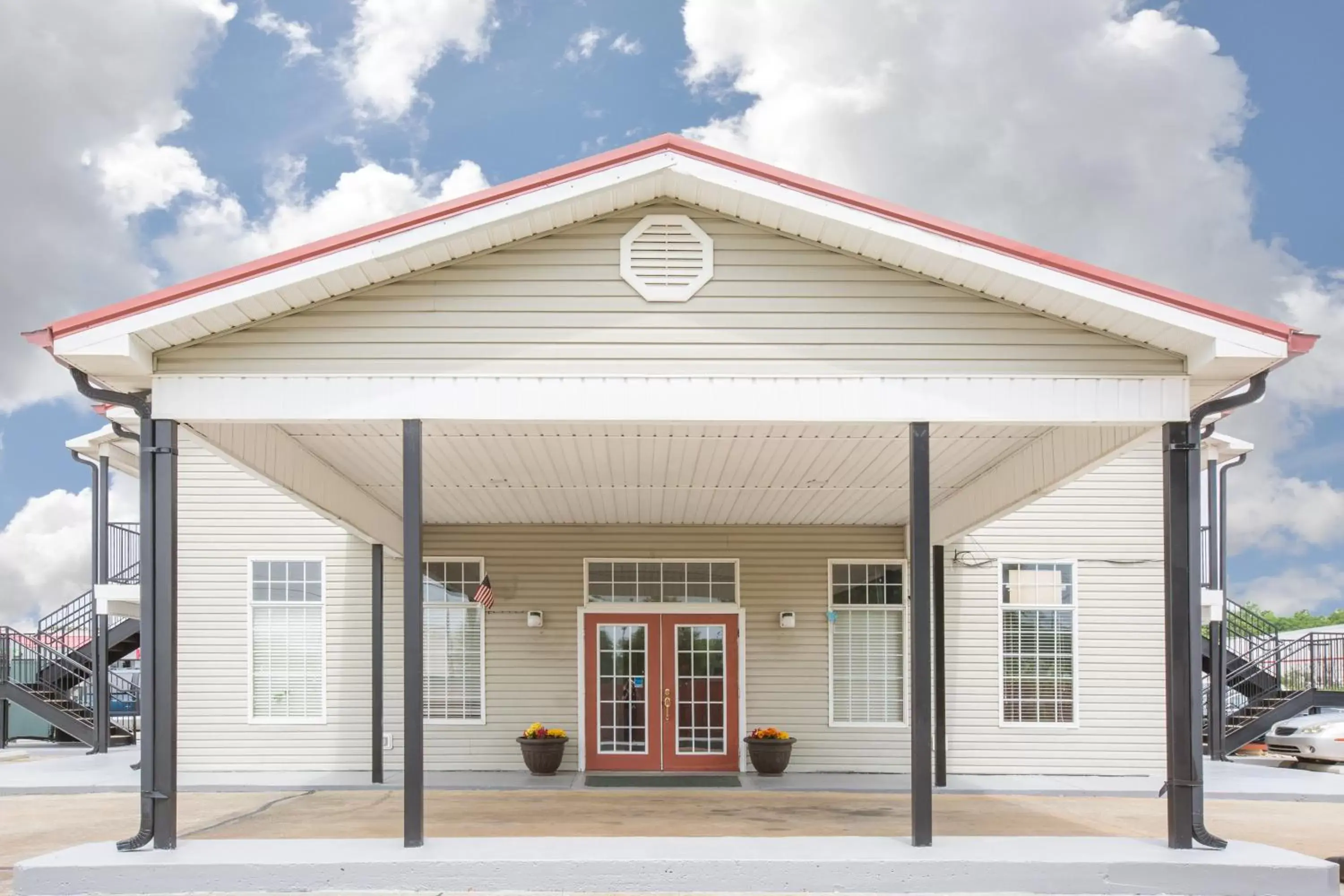 Property building in Super 8 by Wyndham Talladega AL Property building in Super 8 by Wyndham Talladega AL