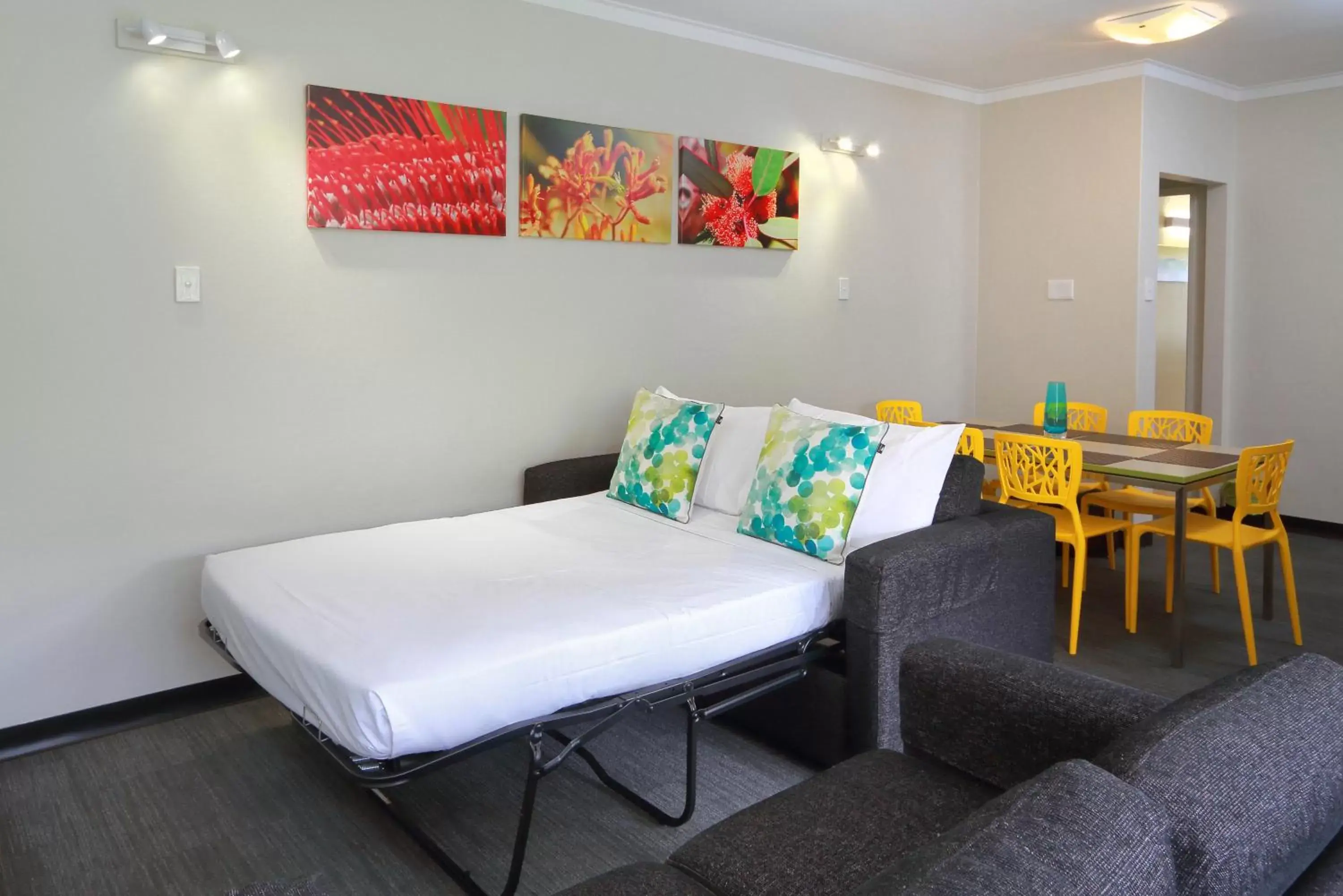 Bed in Palm Beach Hotel Bed in Palm Beach Hotel