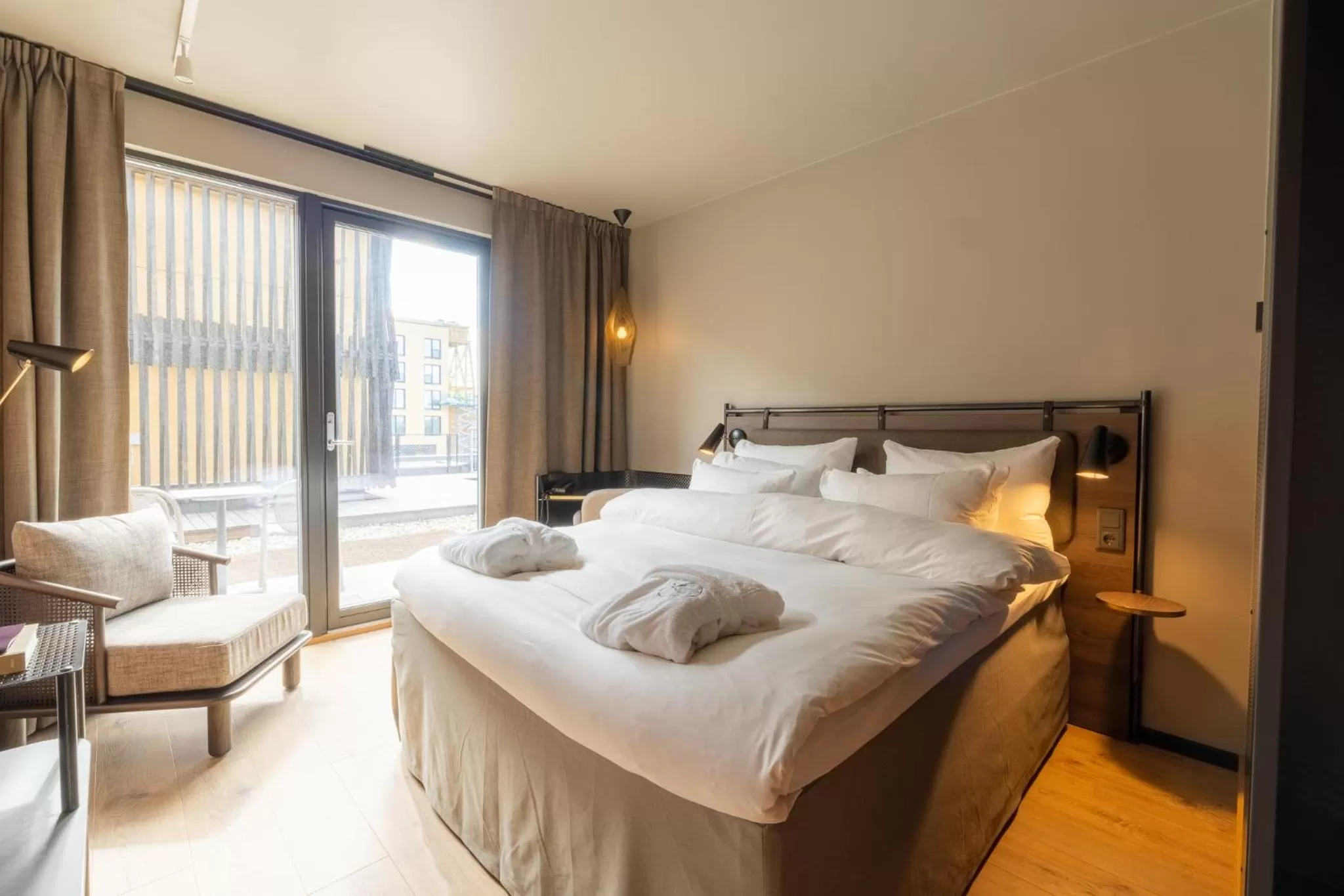 Inner courtyard view, Bed in Lily Country Club