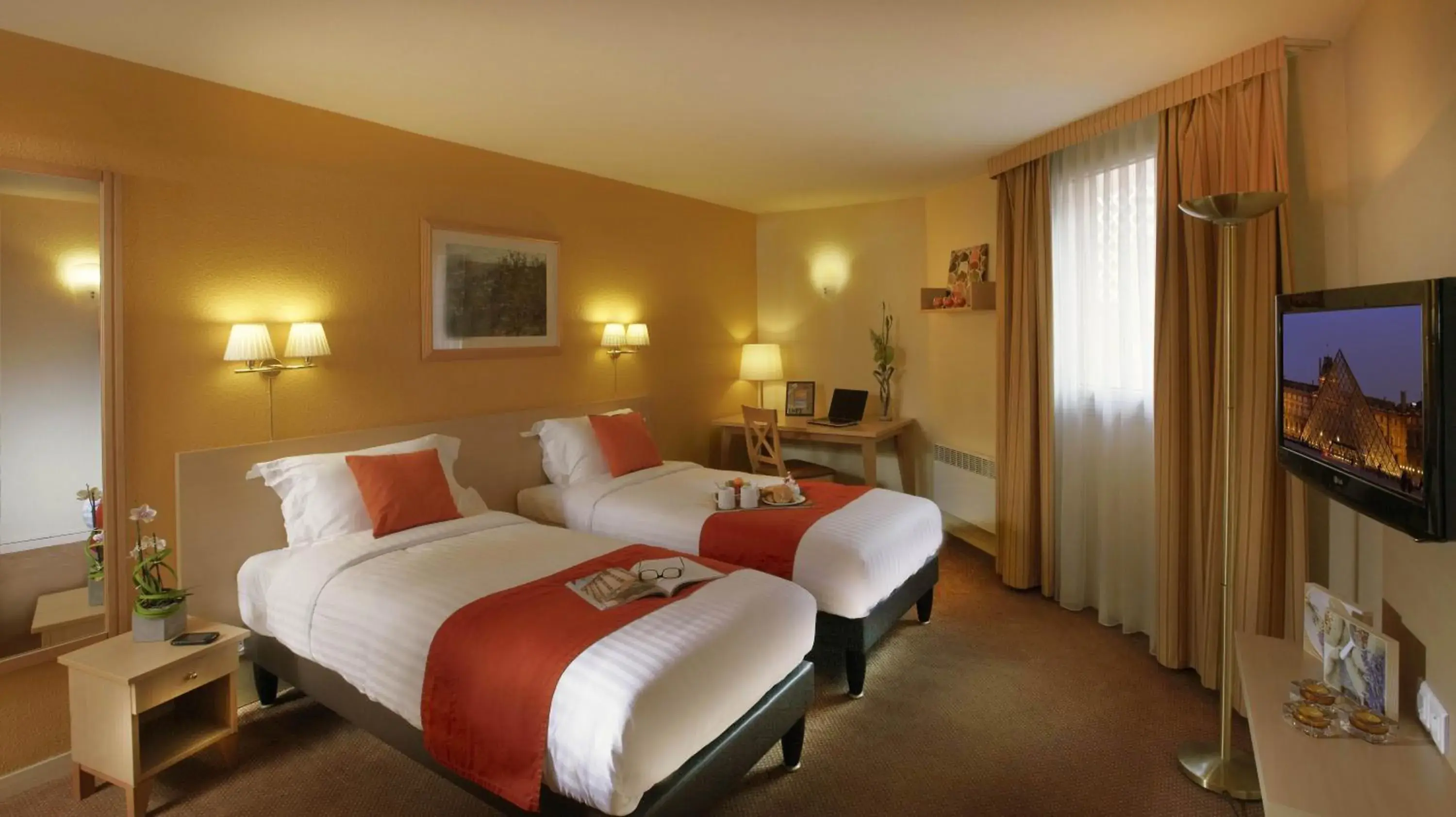 Photo of the whole room, Bed in Citadines Wilson Toulouse Photo of the whole room, Bed in Citadines Wilson Toulouse