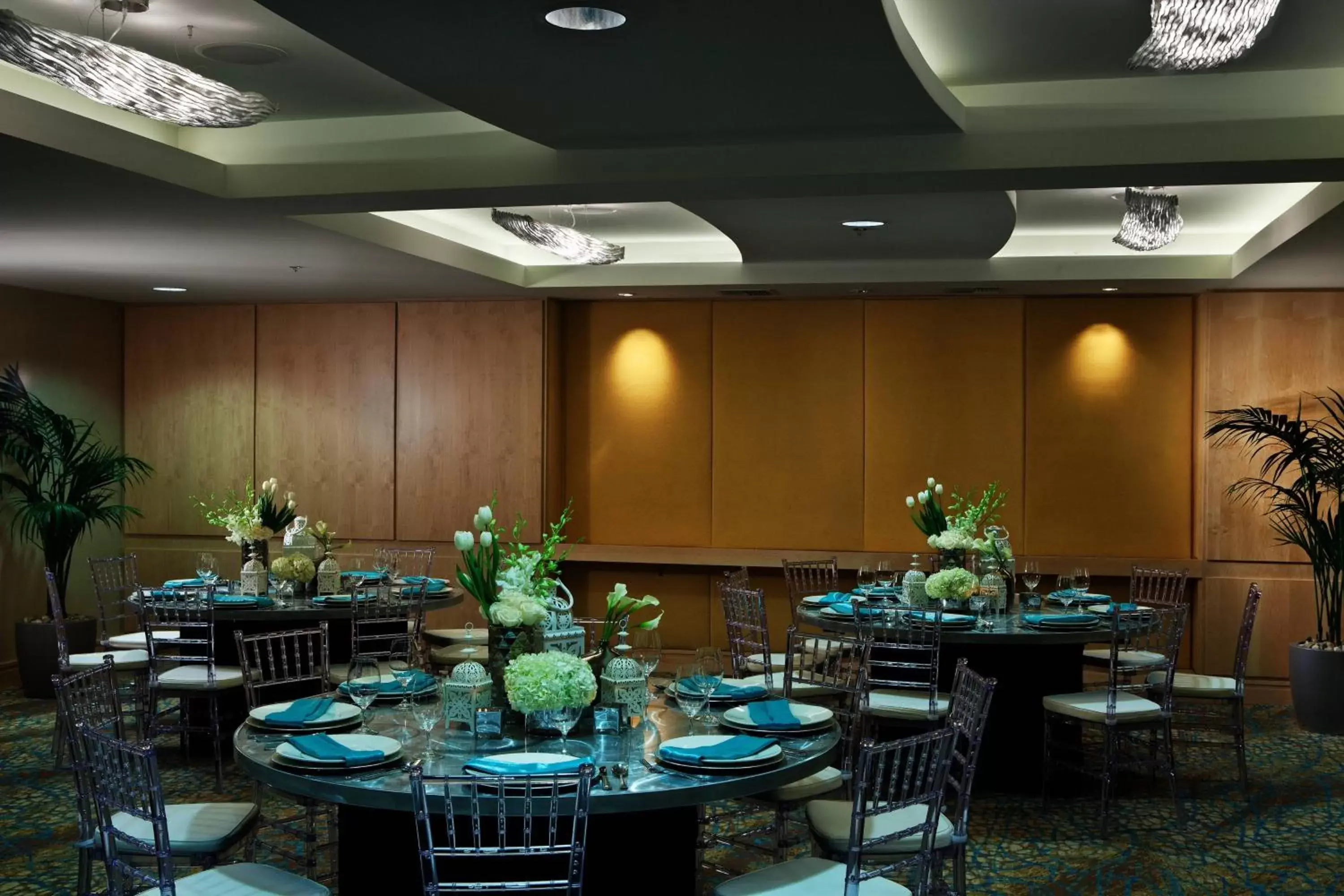 Meeting/conference room, Restaurant/Places to Eat in Pier South Resort, Autograph Collection