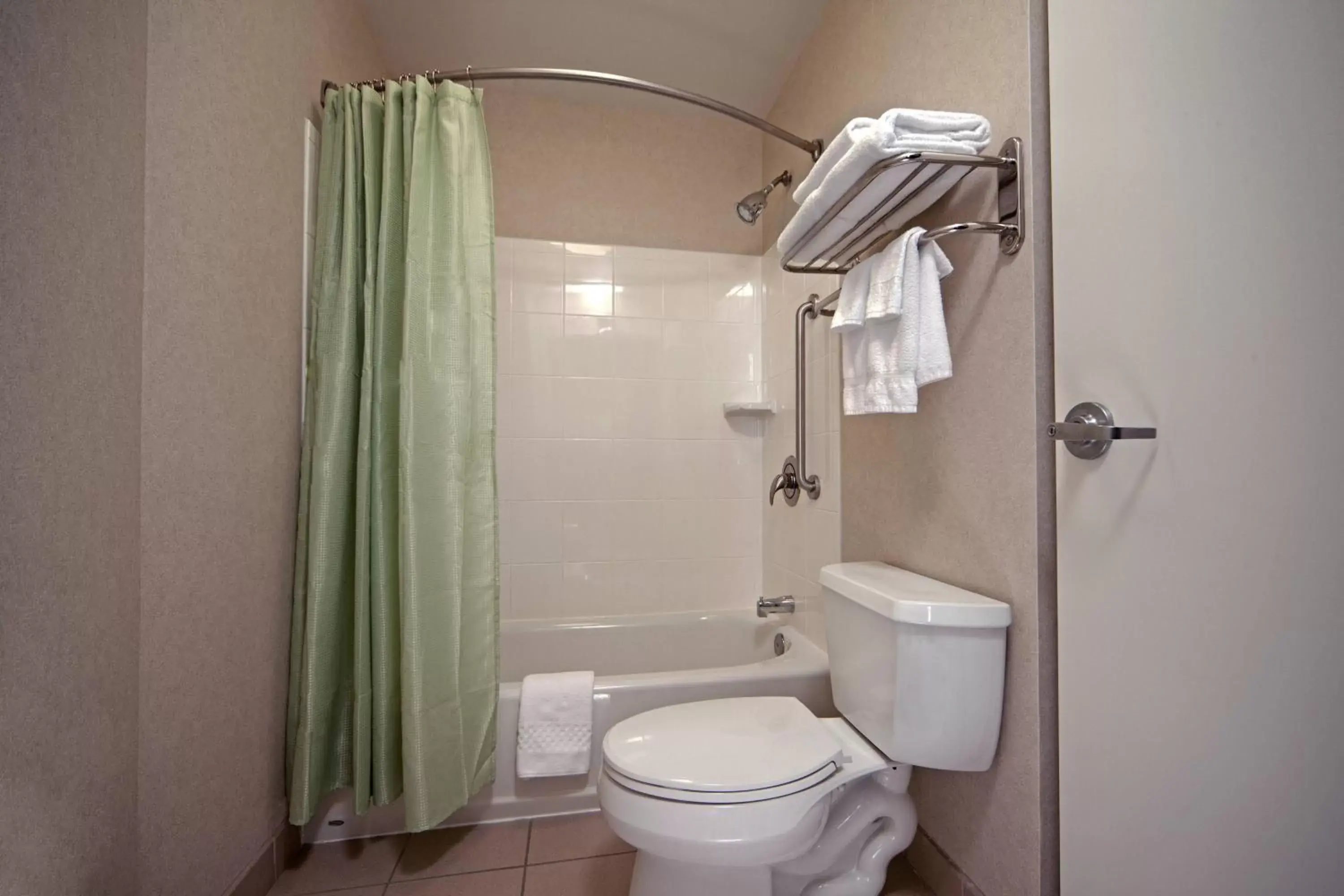 Bathroom in SpringHill Suites by Marriott Baltimore Downtown/Inner Harbor