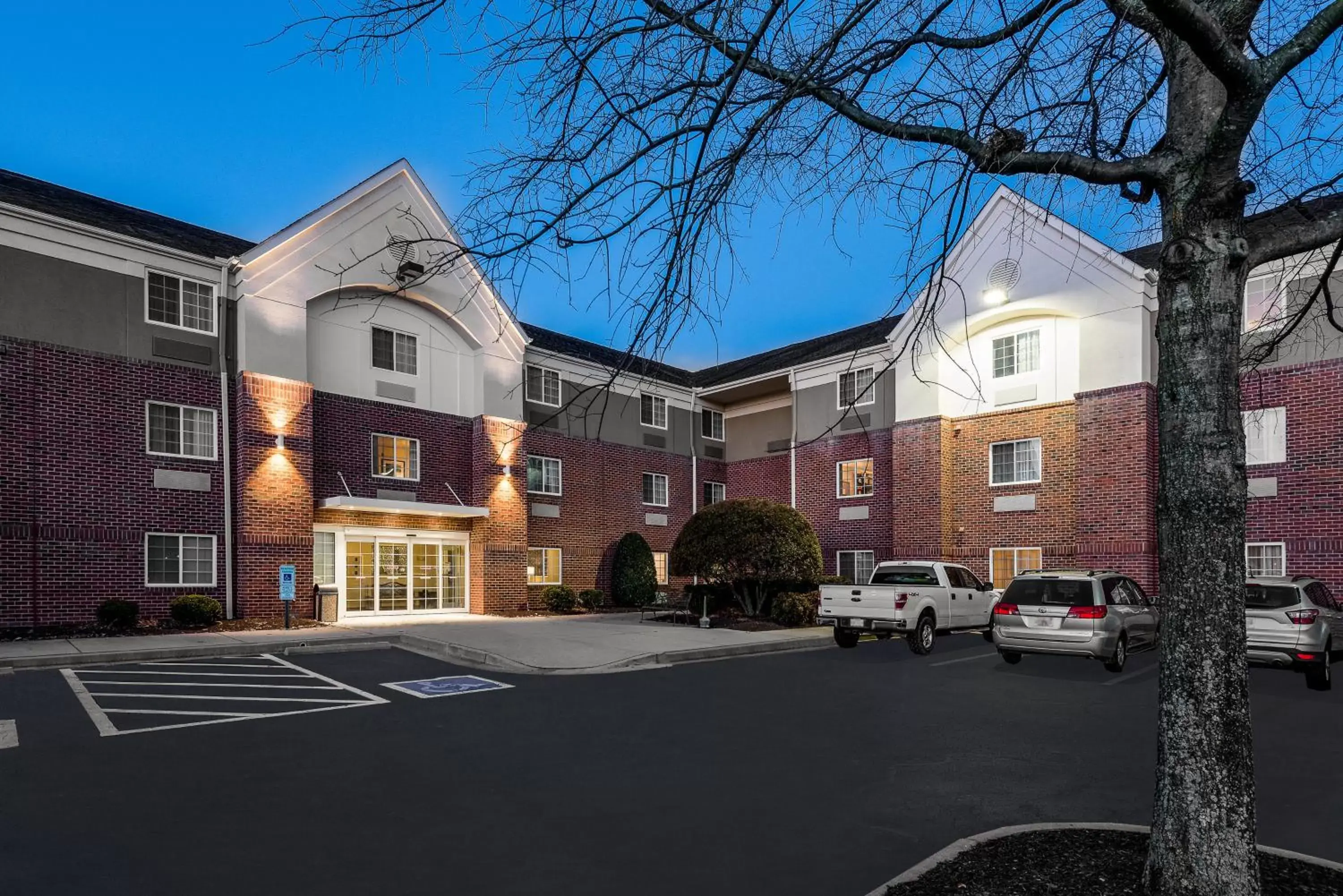 Property Building in Candlewood Suites Richmond West End Short Pump, an IHG Hotel