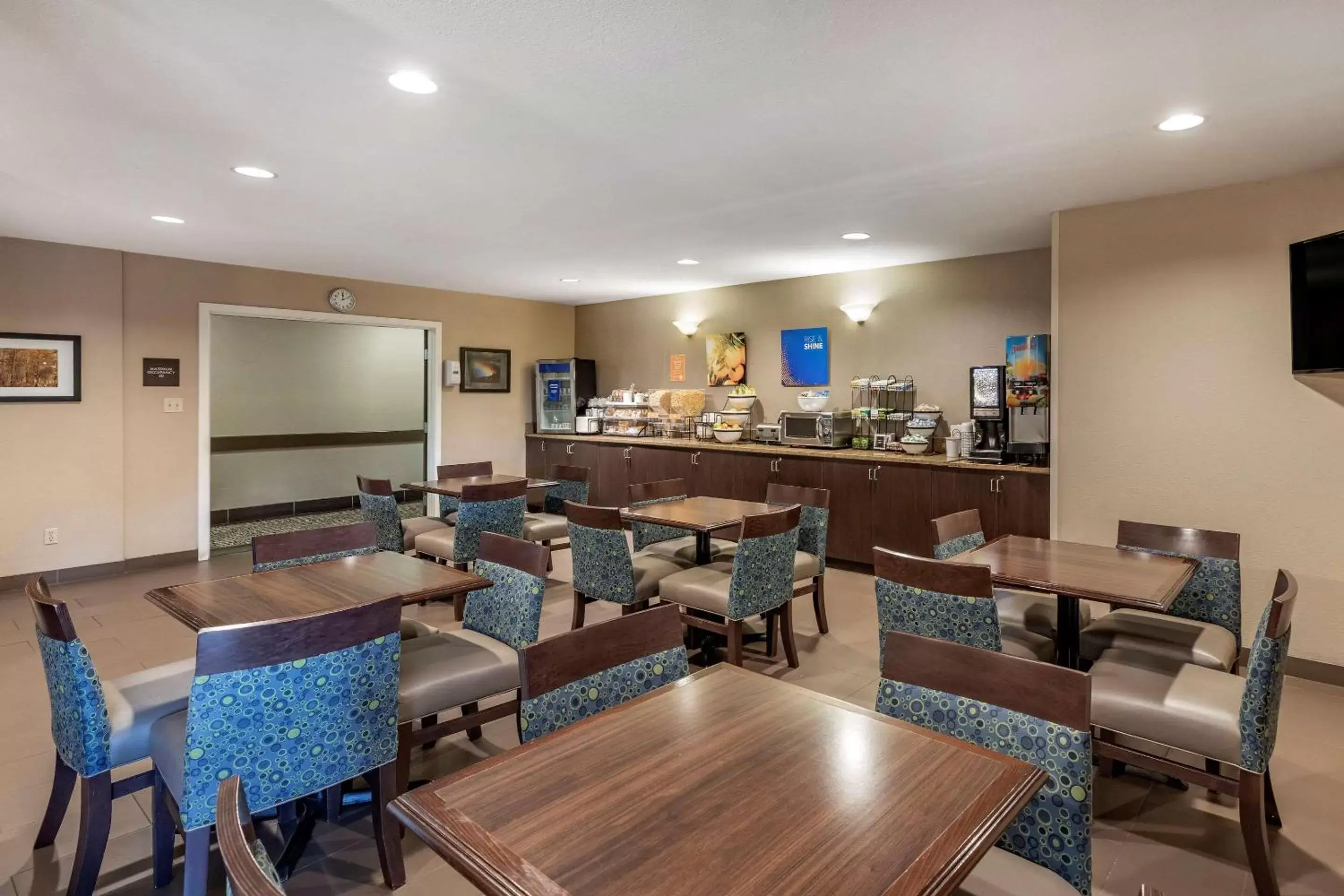 Restaurant/Places to Eat in Comfort Inn & Suites Carbondale