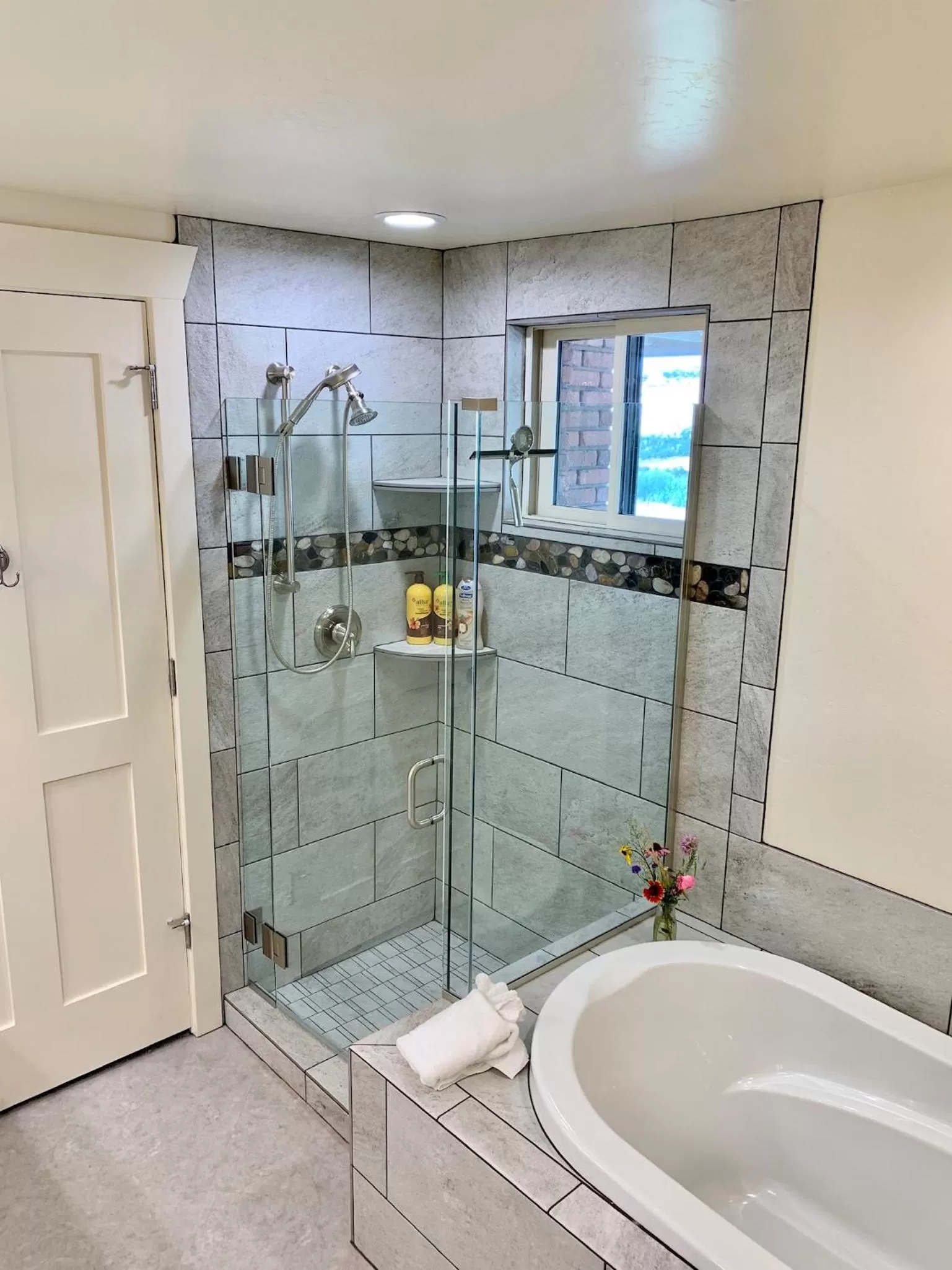 Bathroom in Annie's Place Bed & Breakfast