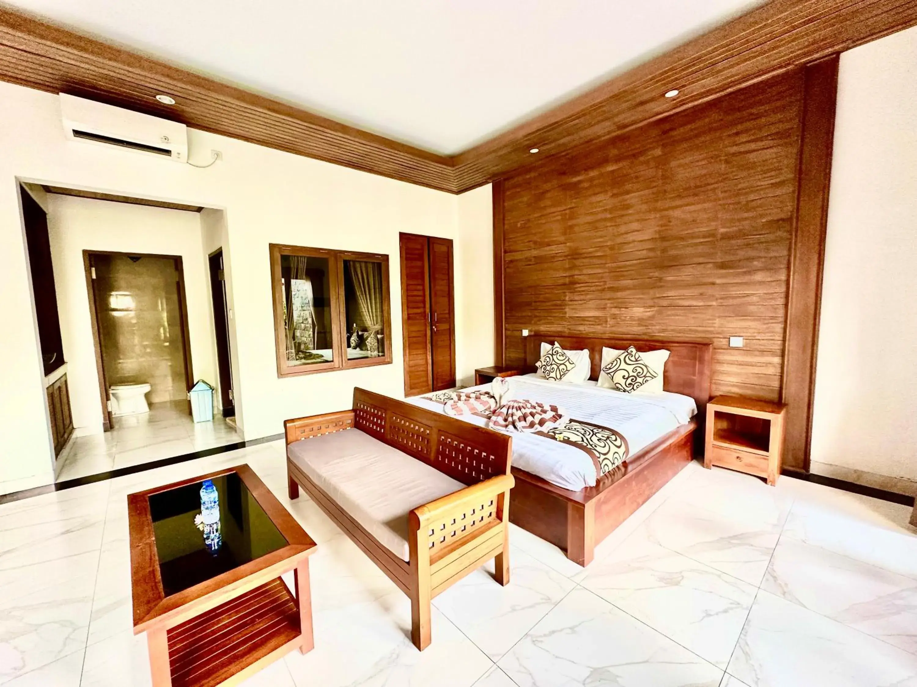 Photo of the whole room, Bed in Dupa Ubud Villa