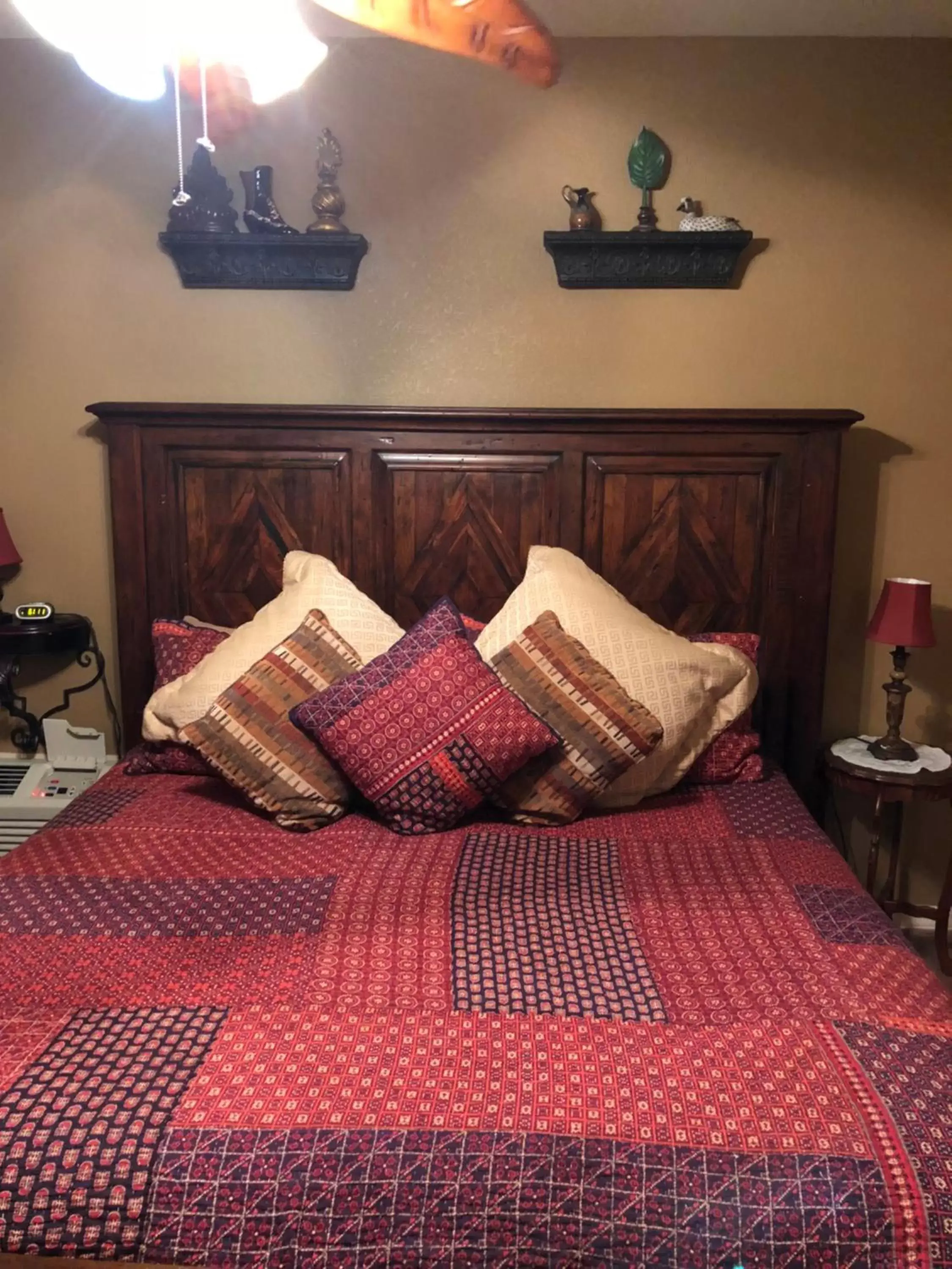 Bed in All Seasons Inn