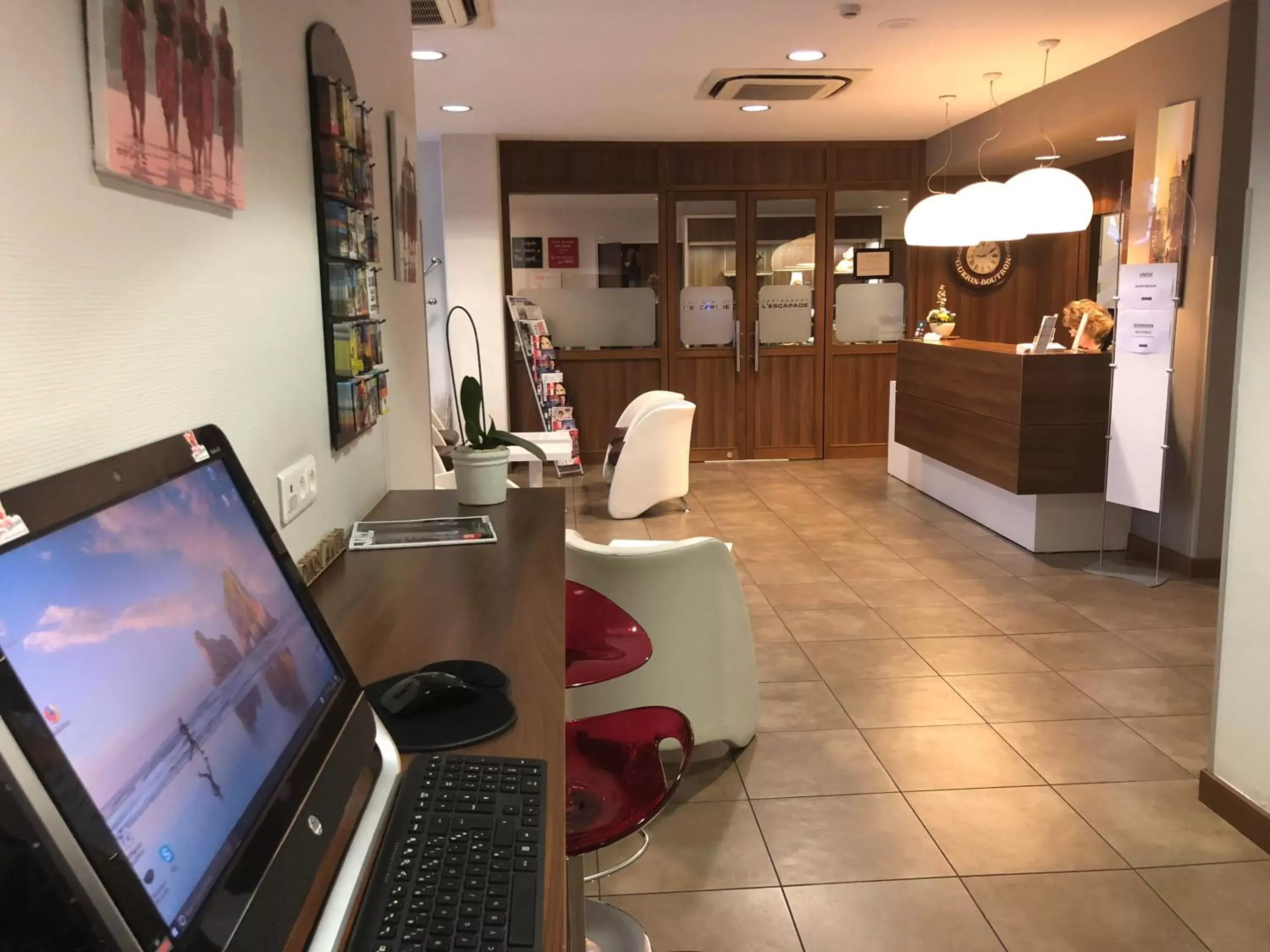 Lobby or reception in Cit'Hotel Stim'Otel