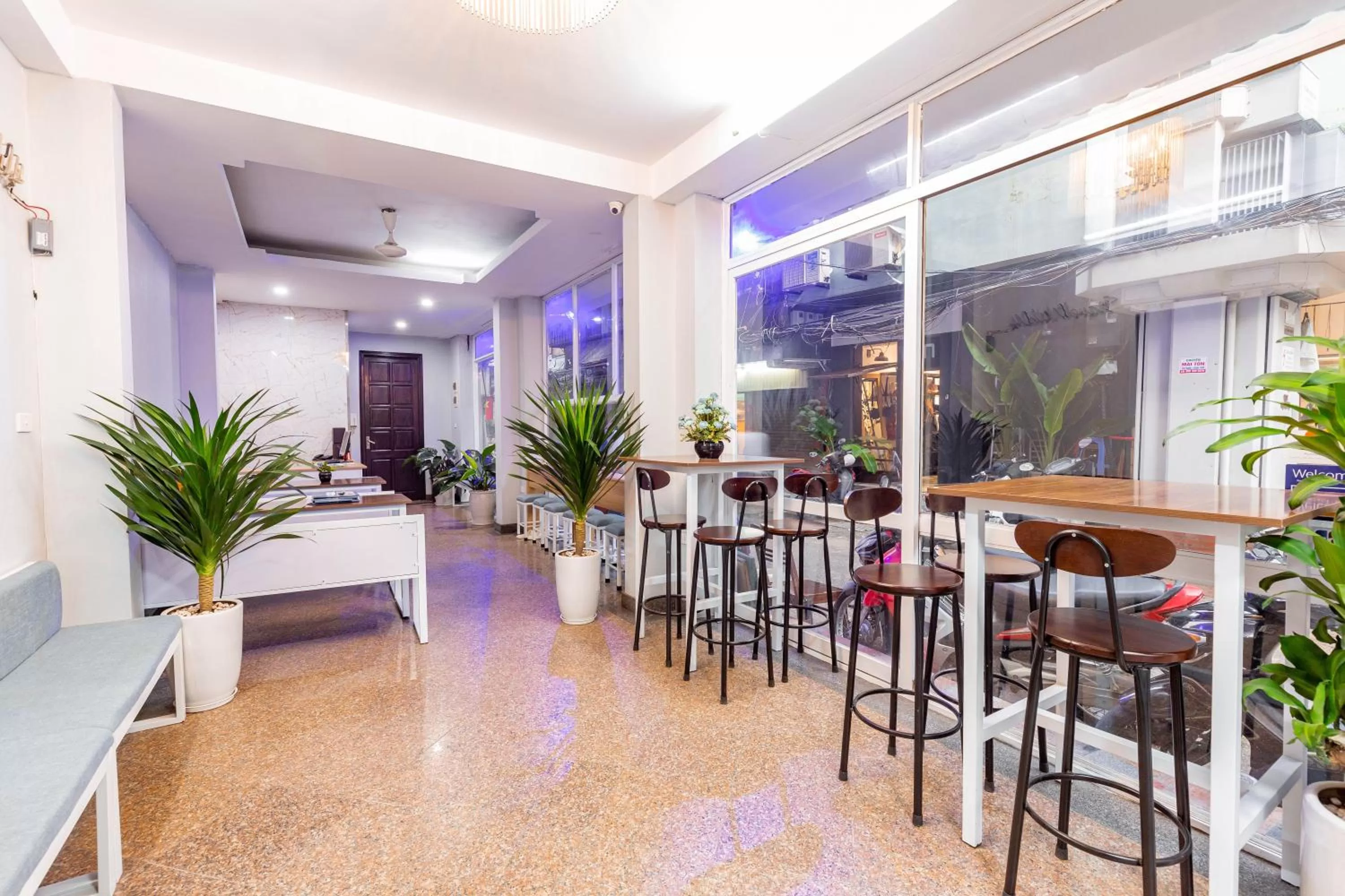 Restaurant/places to eat in Hanoi View Legend Hotel