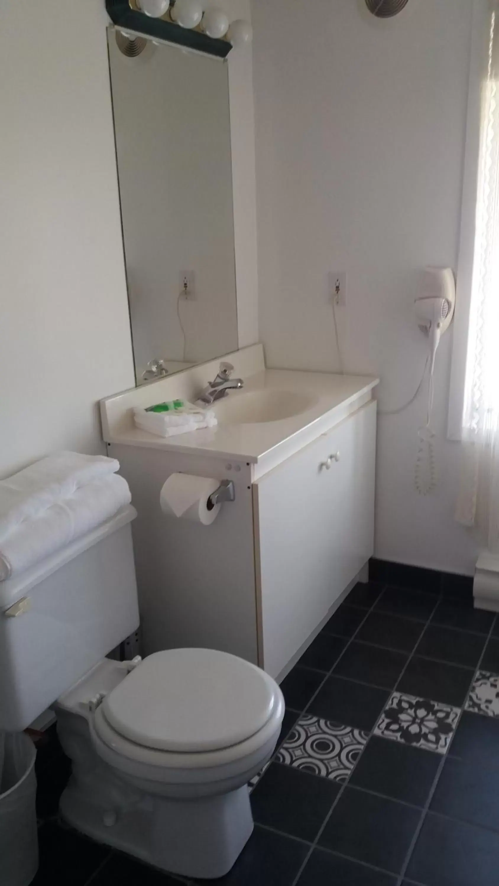 Toilet, Bathroom in Motel Shantik