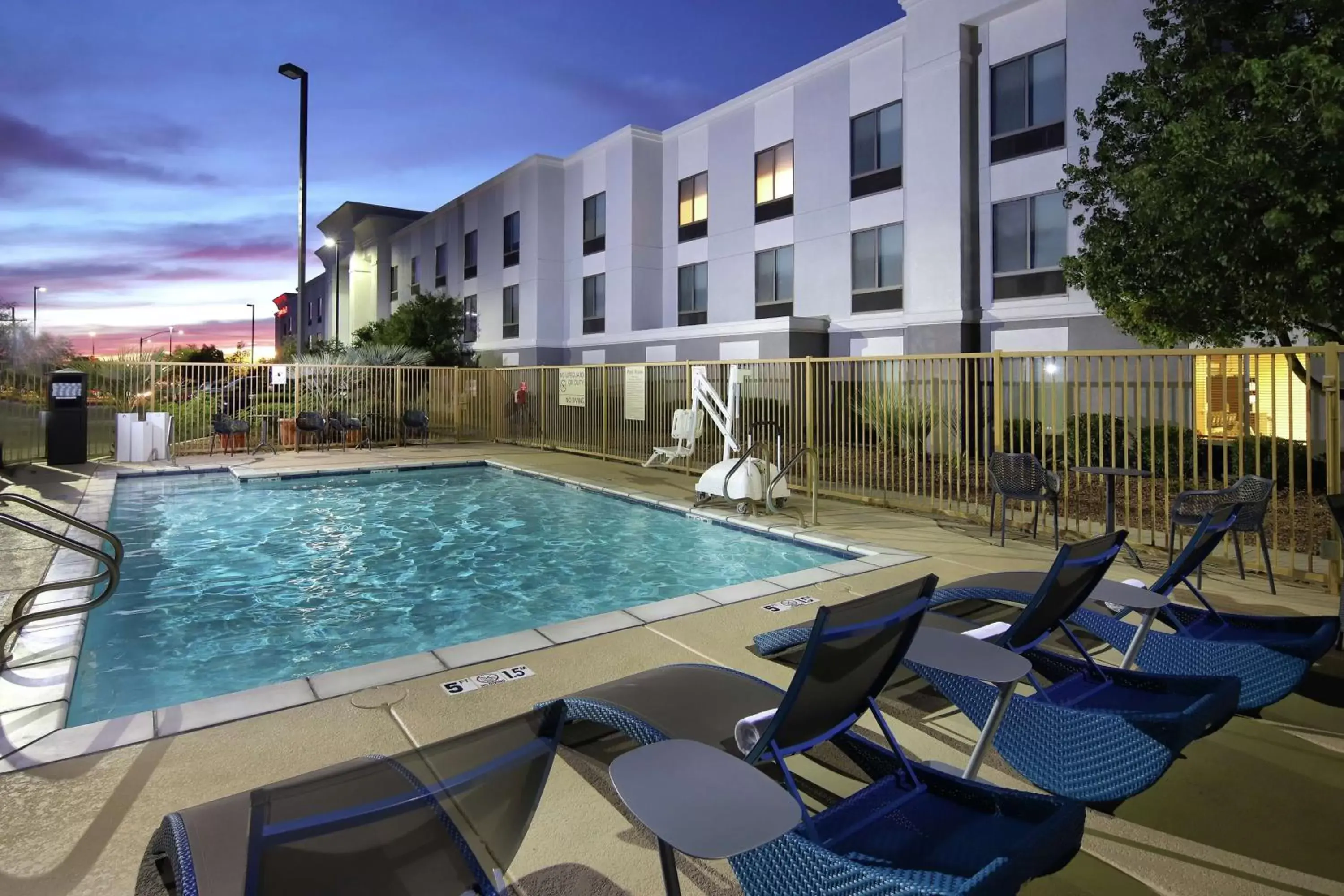 Pool view, Swimming Pool in Hampton Inn & Suites Tucson East
