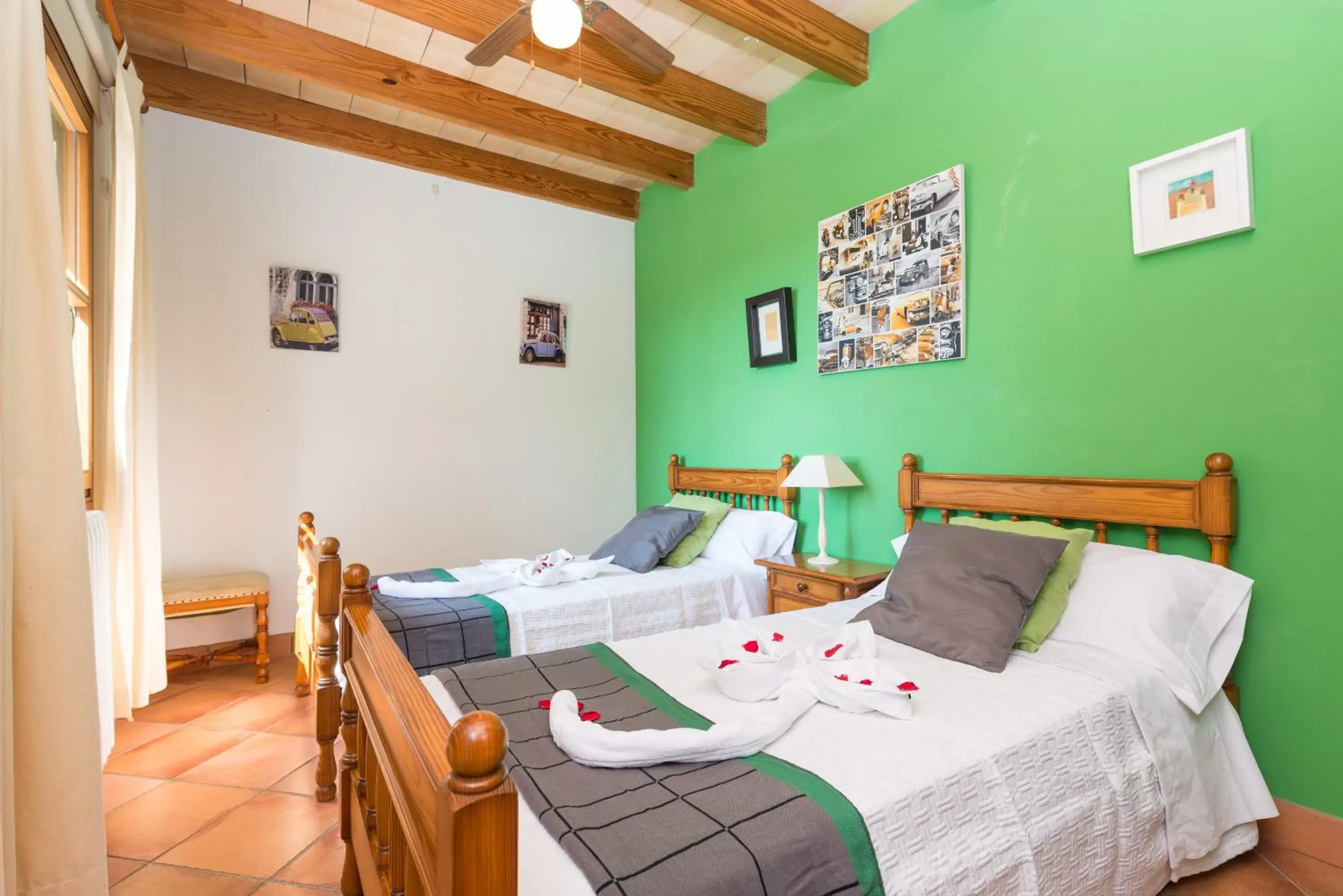 Bedroom, Bed in Es Pinar