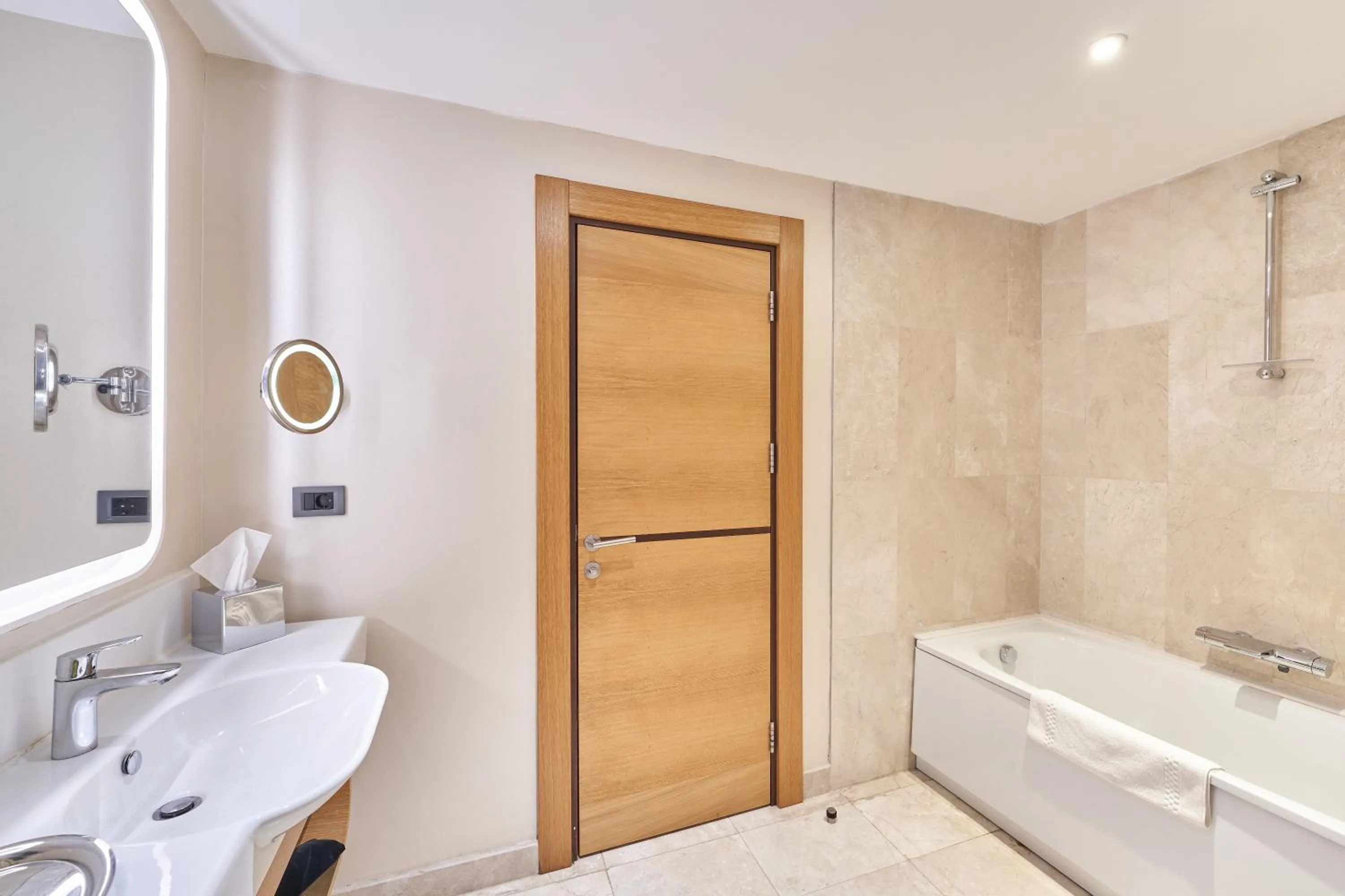 DoubleTree by Hilton Hotel Istanbul - Tuzla