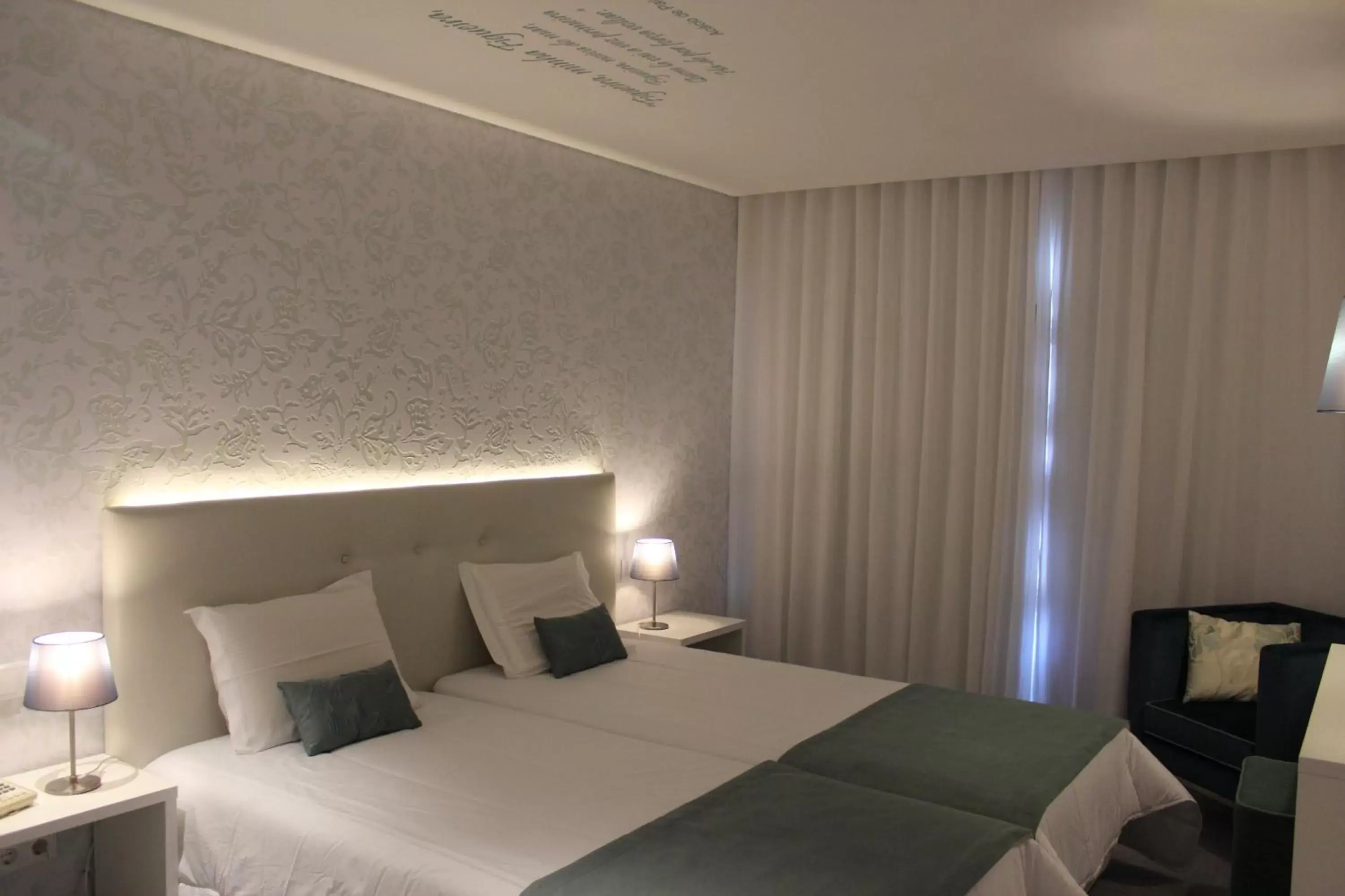 Bedroom, Bed in Costa de Prata Hotel