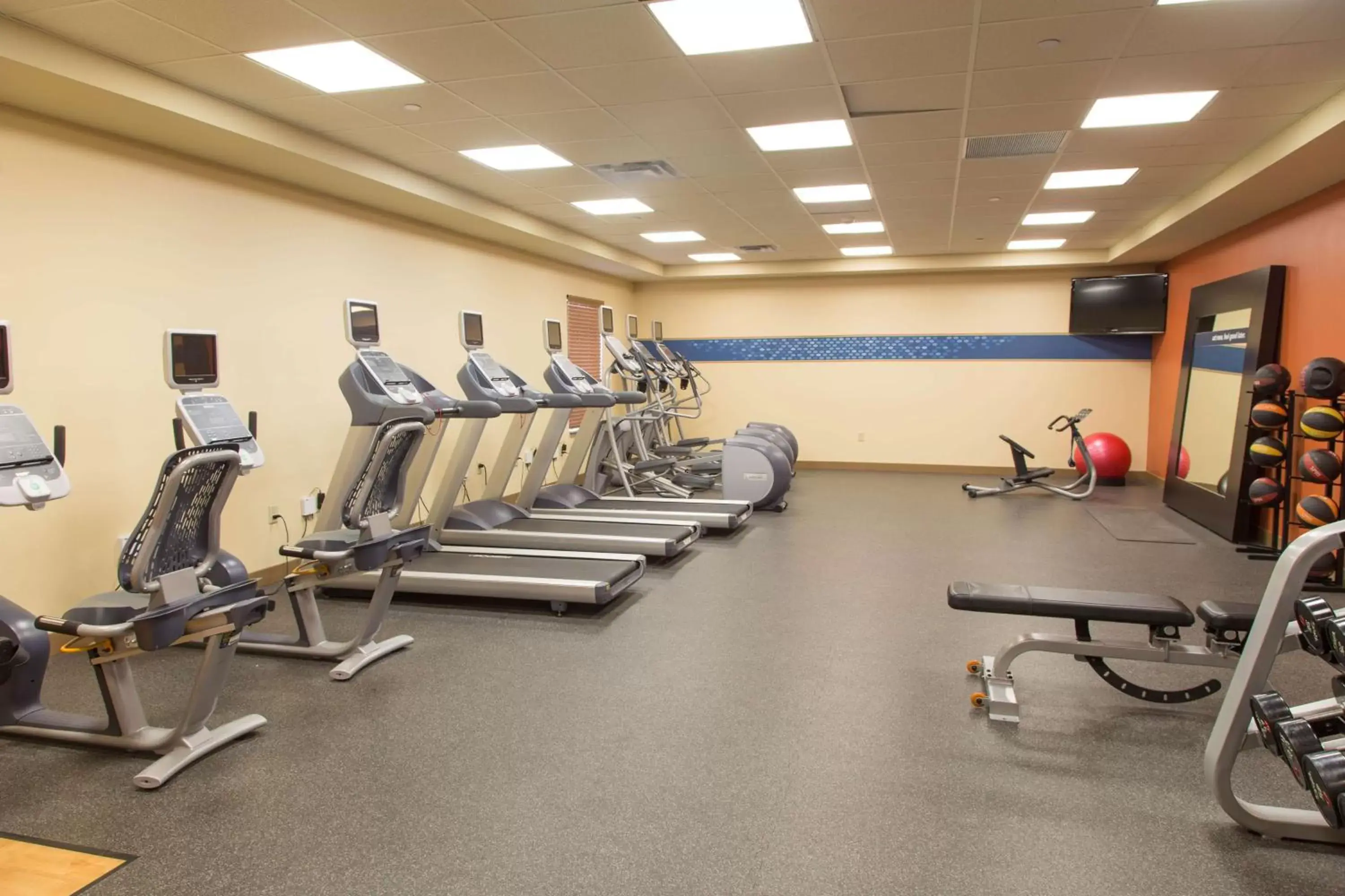 Fitness centre/facilities, Fitness Center/Facilities in Hampton Inn & Suites Dodge City