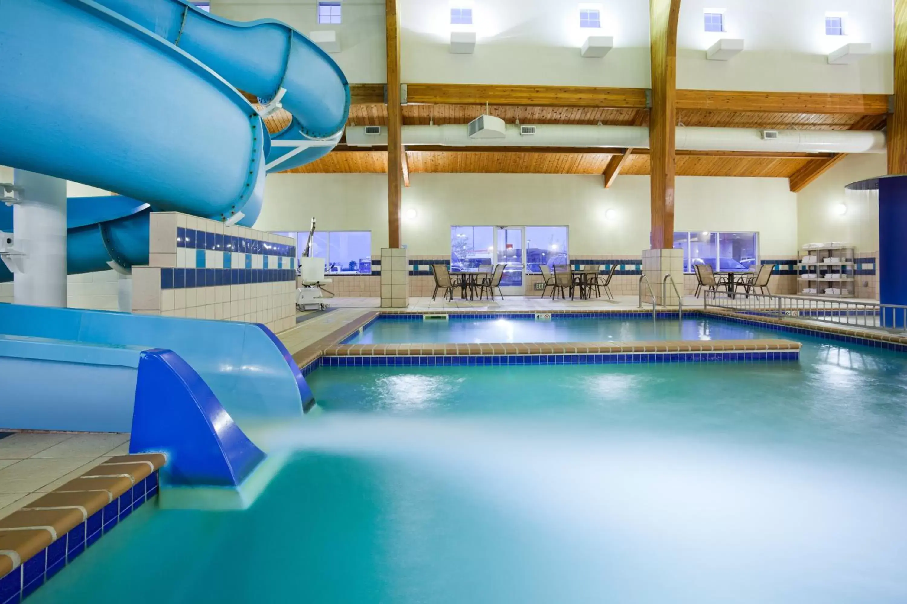 Swimming Pool in Holiday Inn Express & Suites Aberdeen, an IHG Hotel