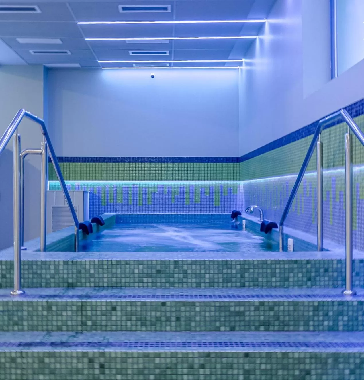 Swimming pool in RIN Airport Hotel