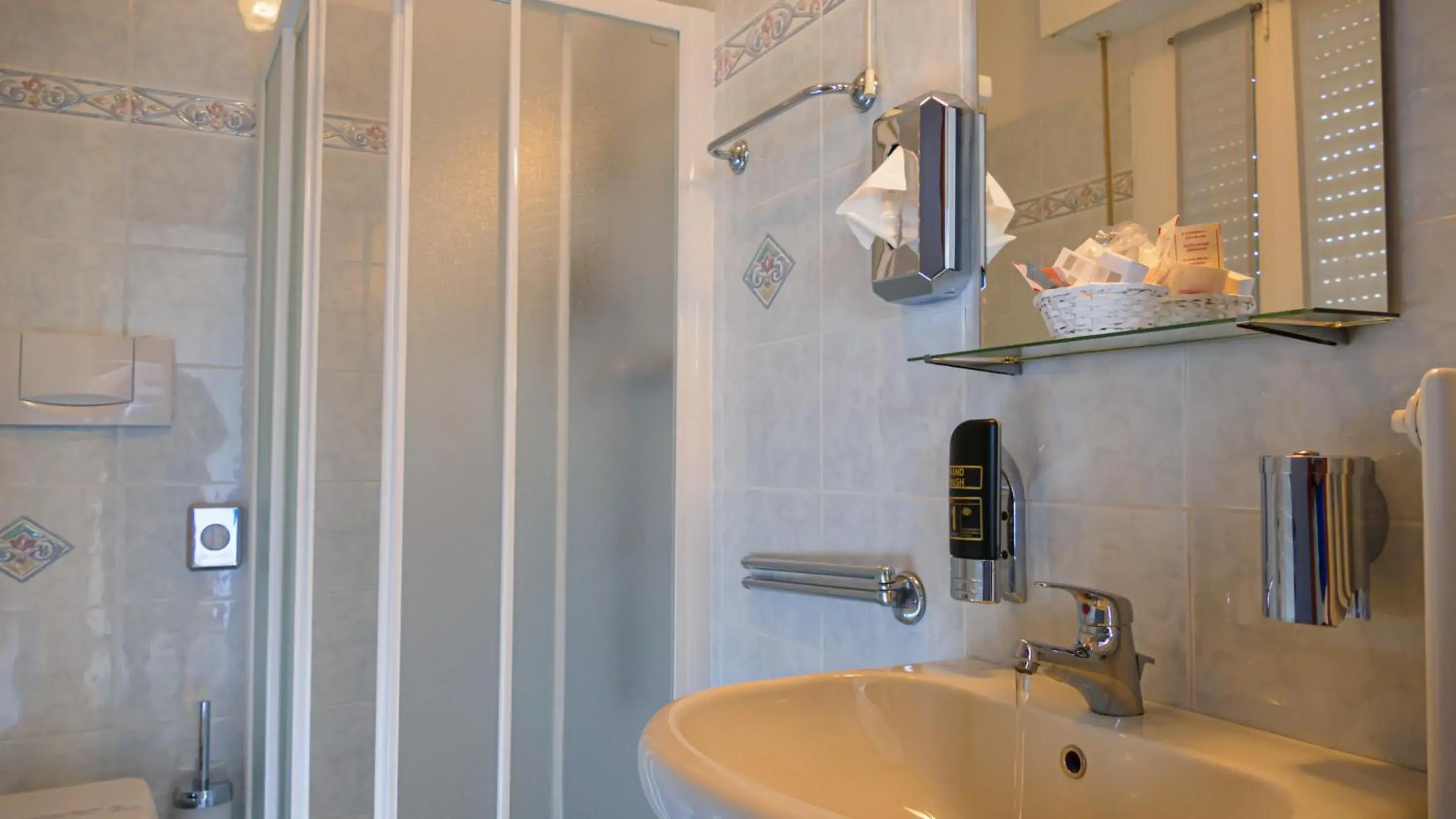 Bathroom in Hotel Casa Marinella