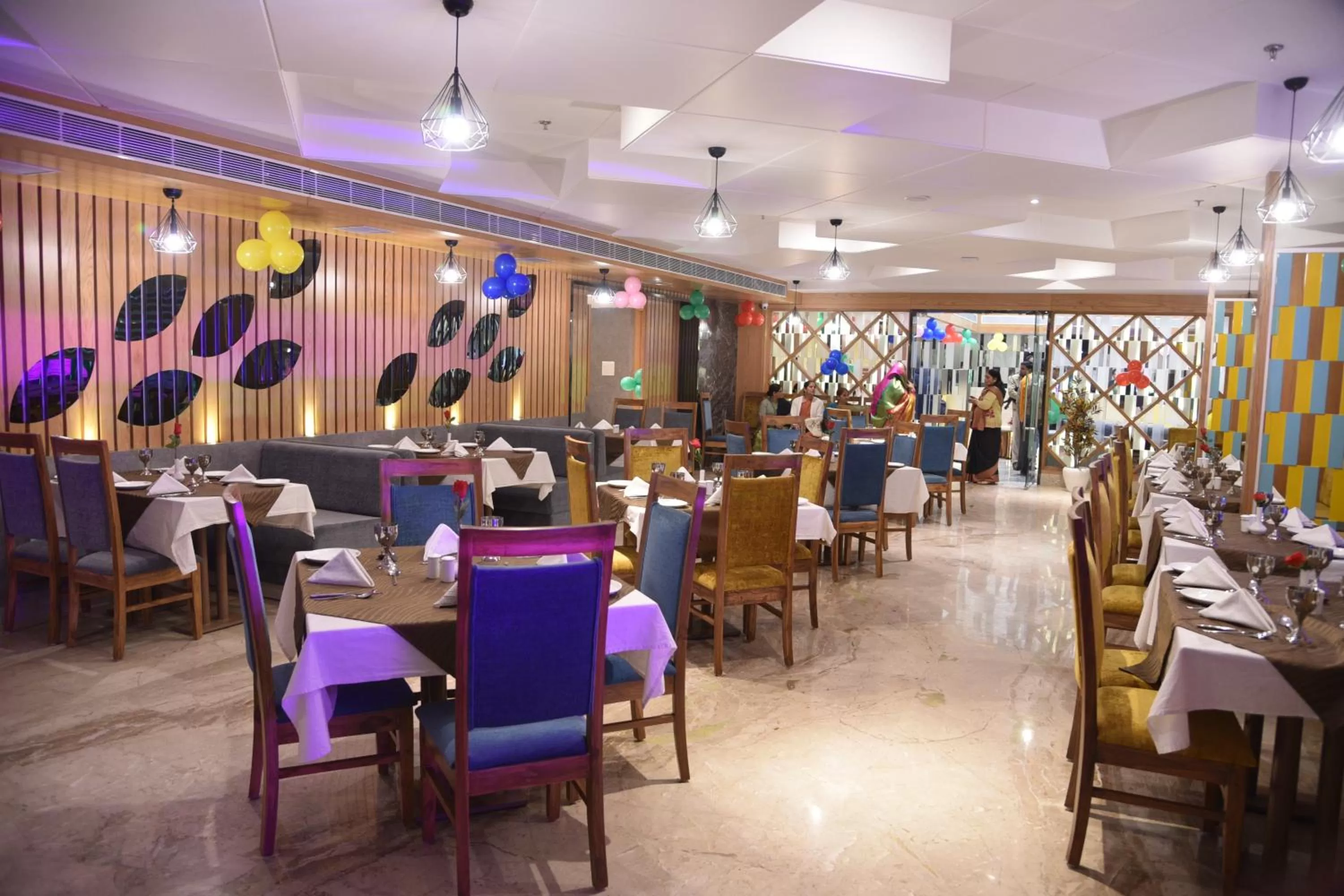 Restaurant/places to eat in Narayanam